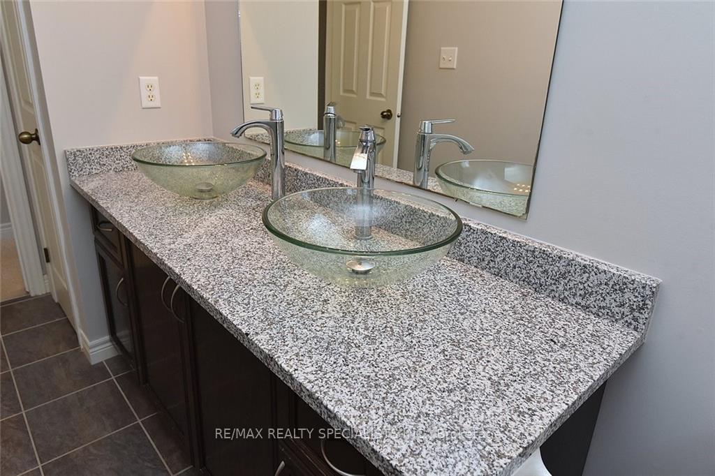 Photo 17 of Unit UPPER ROOM, 310 Brigadoon Drive, Hamilton, Kernighan — HOMEH