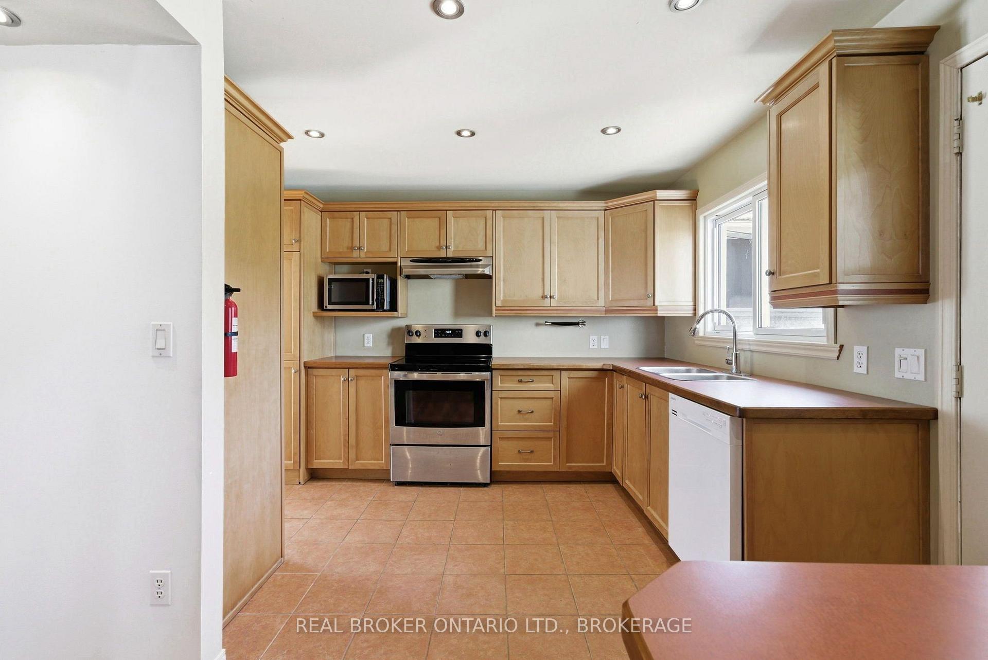 Photo 9 of 25 Dunbar Avenue, Cornwall, Cornwall — HOMEH