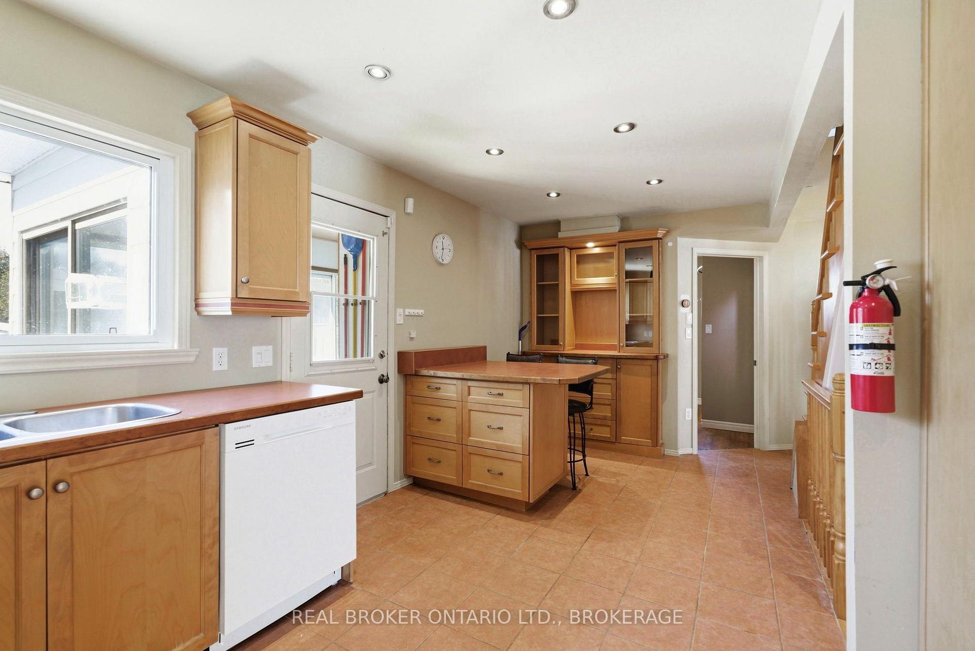 Photo 11 of 25 Dunbar Avenue, Cornwall, Cornwall — HOMEH