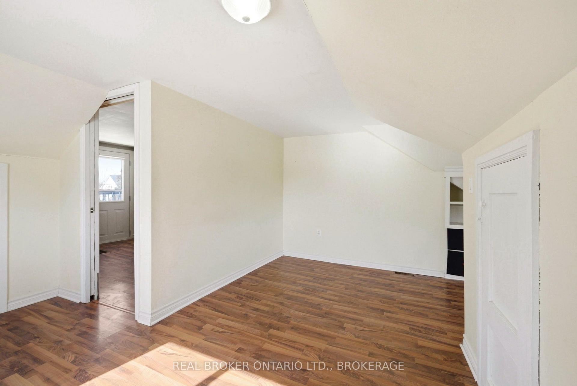 Photo 20 of 25 Dunbar Avenue, Cornwall, Cornwall — HOMEH