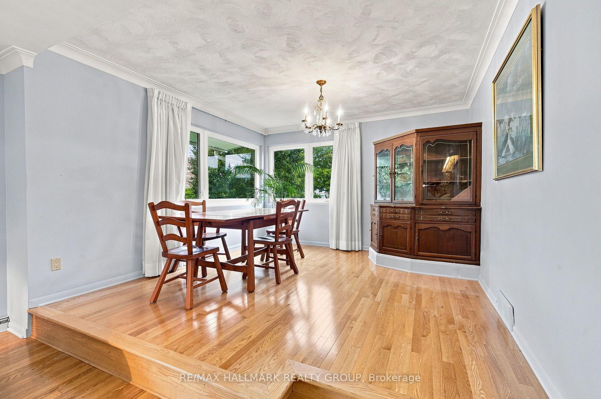 Photo 9 of 855 Mountainview Avenue, Ottawa, Whitehaven — HOMEH