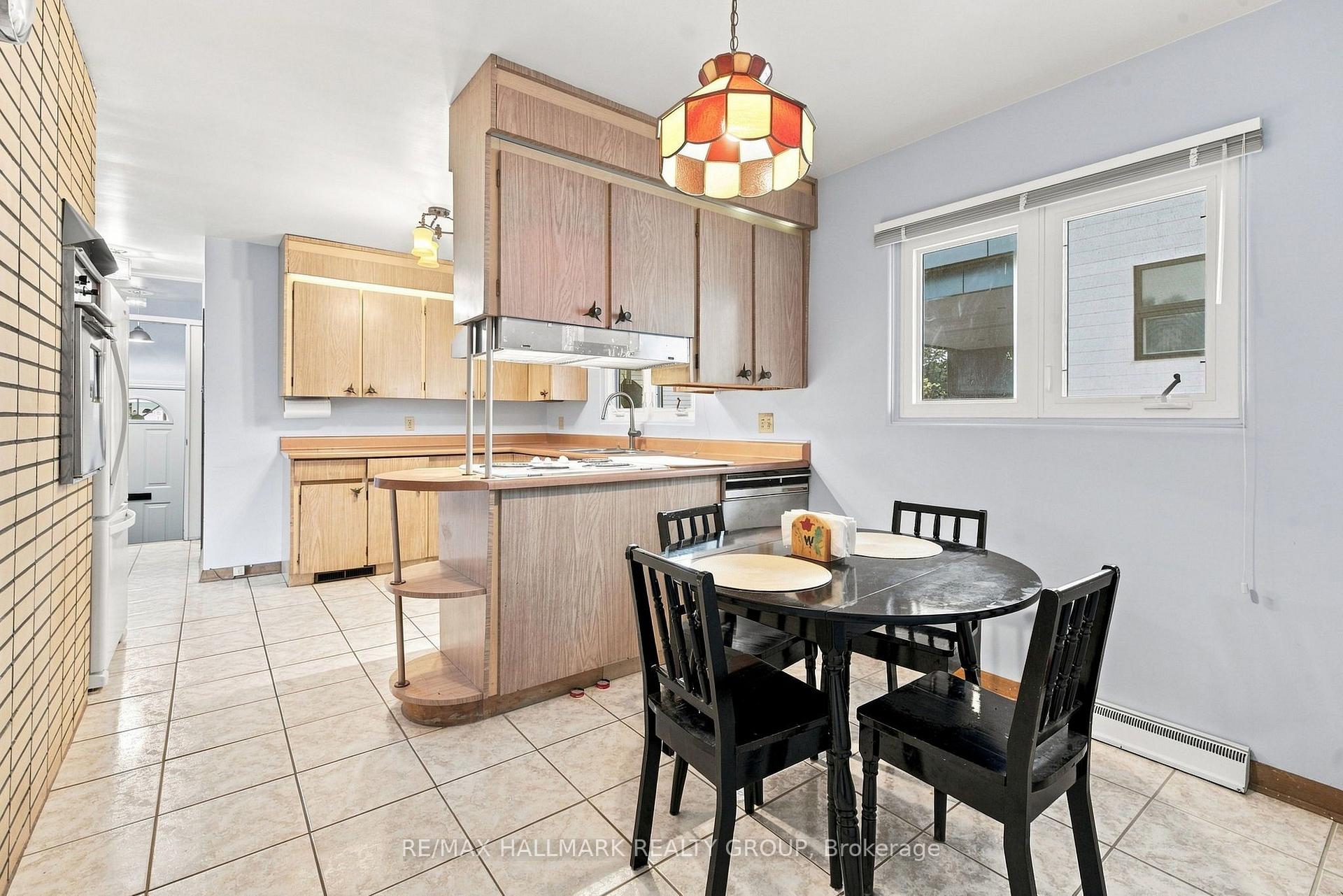 Photo 16 of 855 Mountainview Avenue, Ottawa, Whitehaven — HOMEH