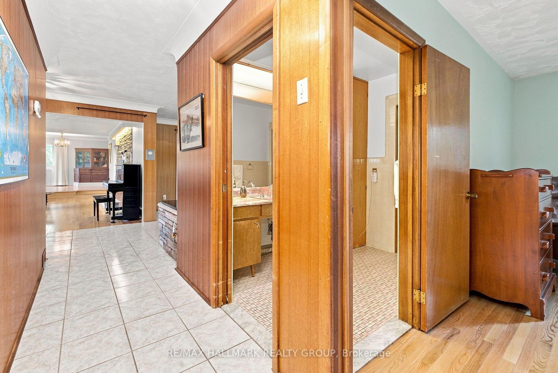 Photo 20 of 855 Mountainview Avenue, Ottawa, Whitehaven — HOMEH