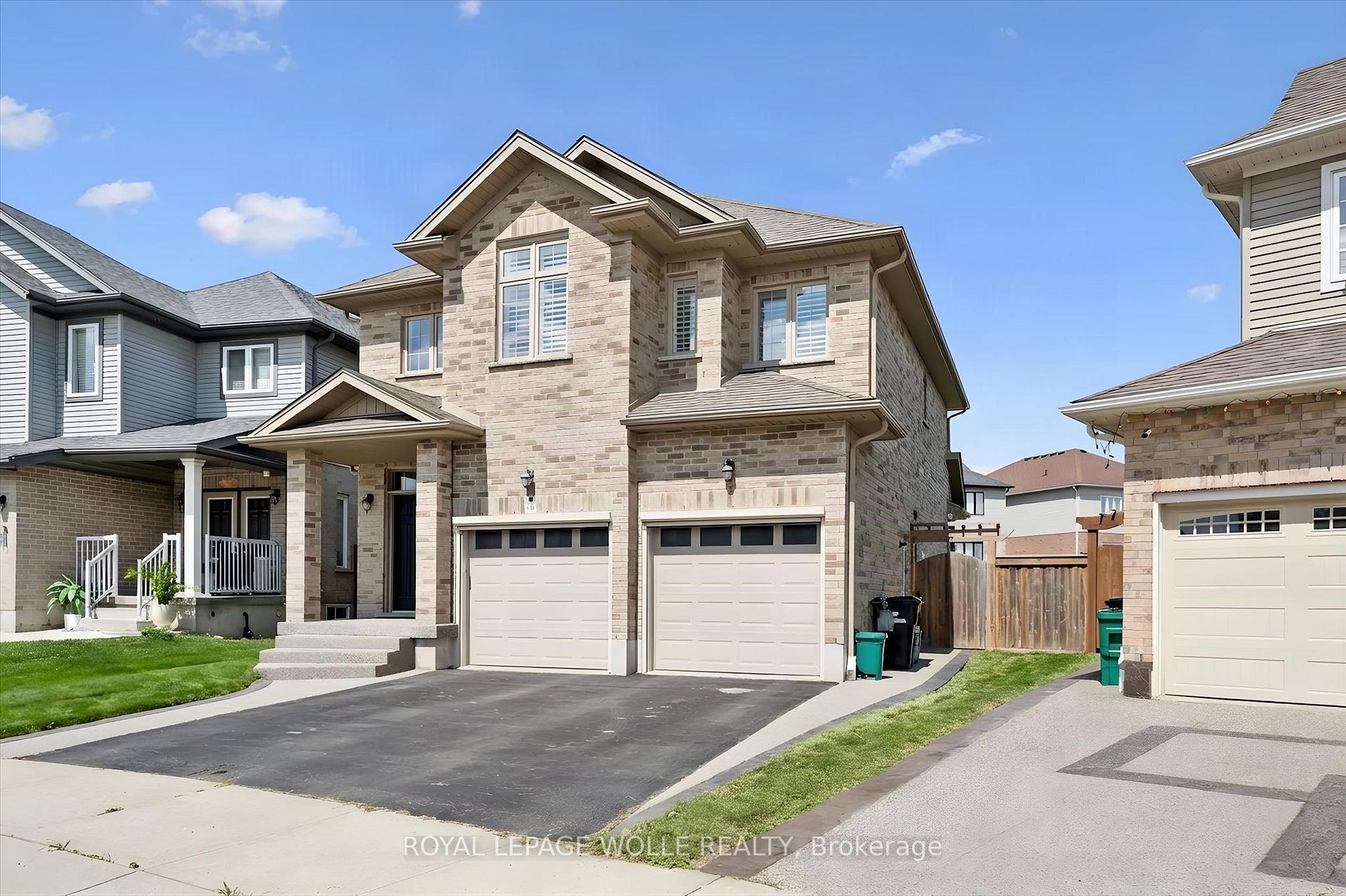 Photo 4 of 941 Eden Oak Court, Kitchener, Idlewood/Lackner Woods — HOMEH