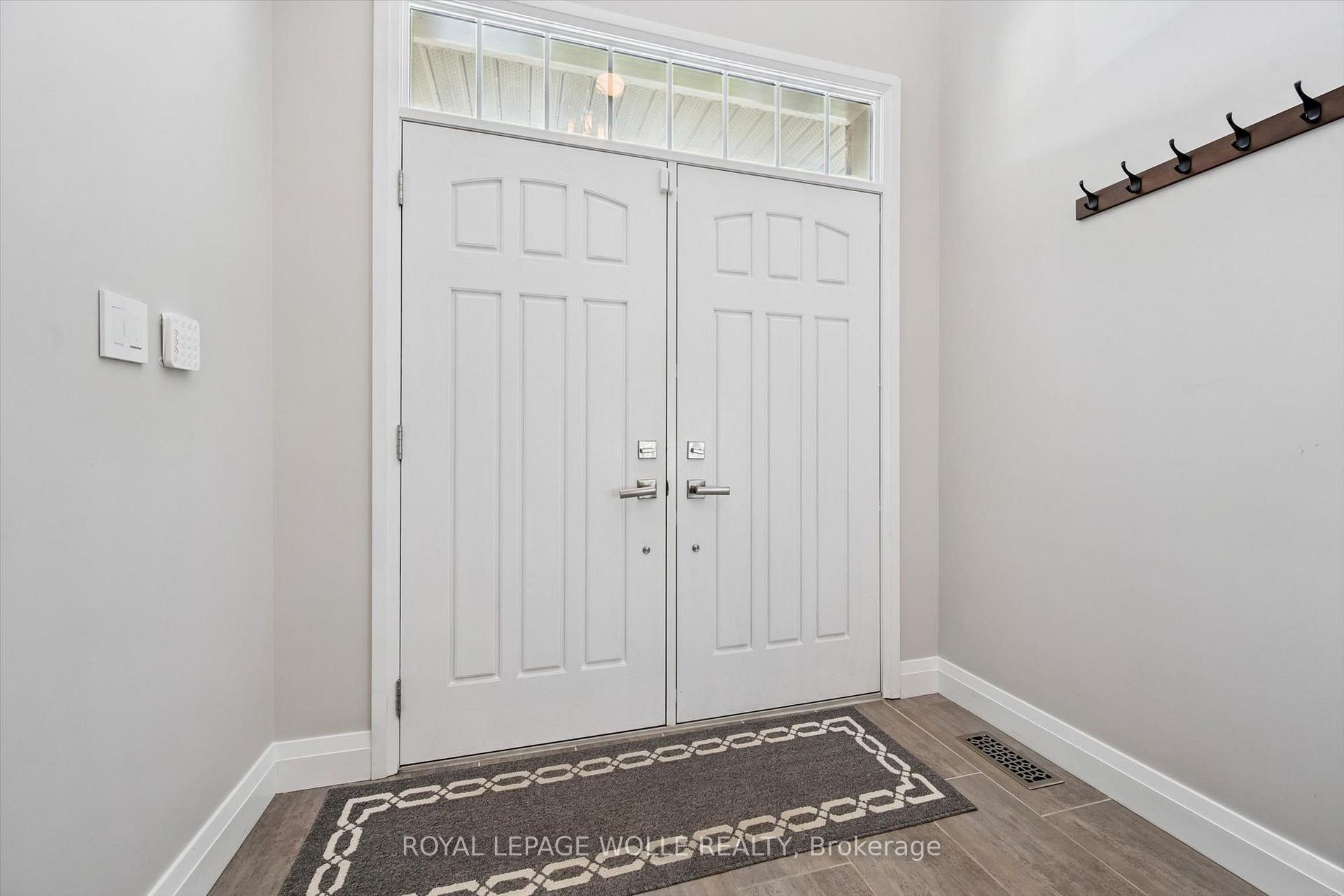 Photo 6 of 941 Eden Oak Court, Kitchener, Idlewood/Lackner Woods — HOMEH
