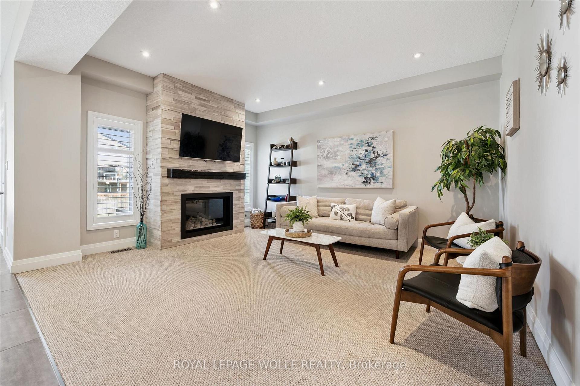 Photo 10 of 941 Eden Oak Court, Kitchener, Idlewood/Lackner Woods — HOMEH