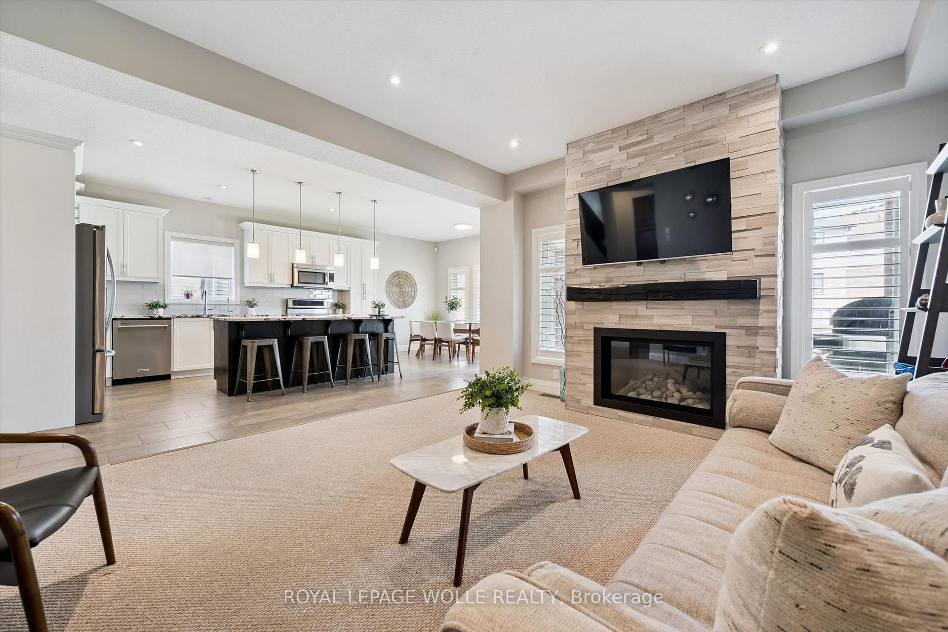 Photo 13 of 941 Eden Oak Court, Kitchener, Idlewood/Lackner Woods — HOMEH