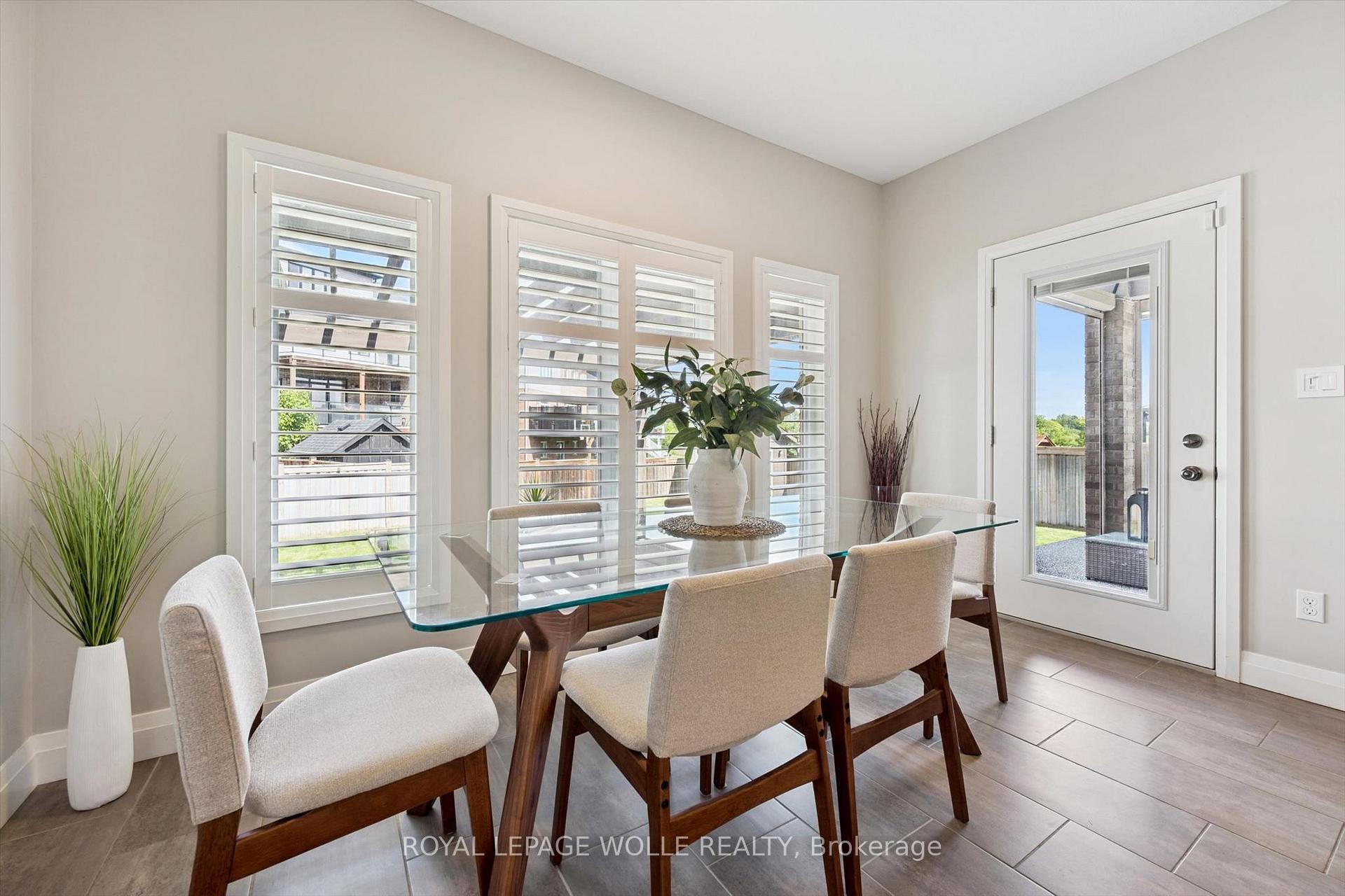 Photo 16 of 941 Eden Oak Court, Kitchener, Idlewood/Lackner Woods — HOMEH