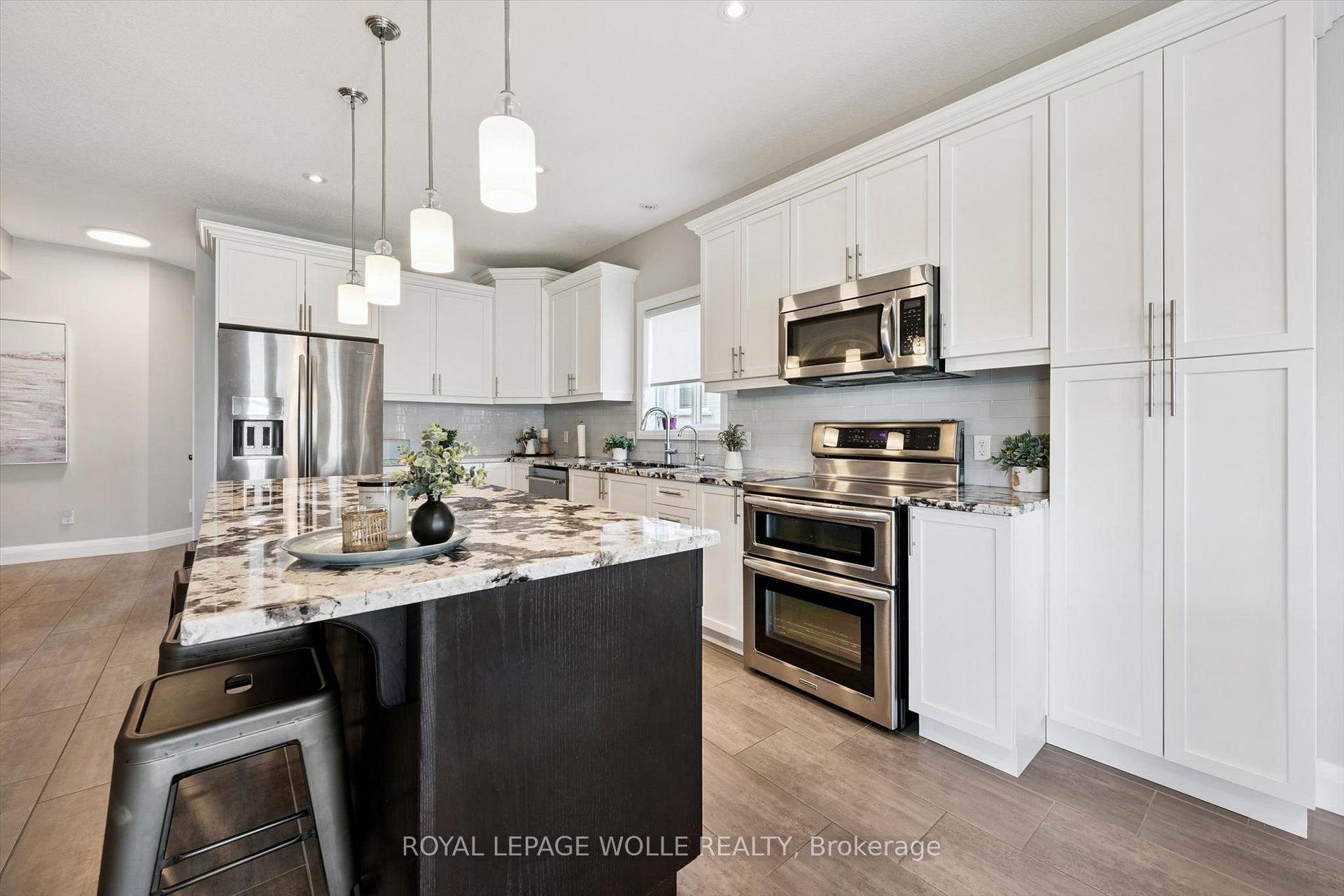 Photo 17 of 941 Eden Oak Court, Kitchener, Idlewood/Lackner Woods — HOMEH