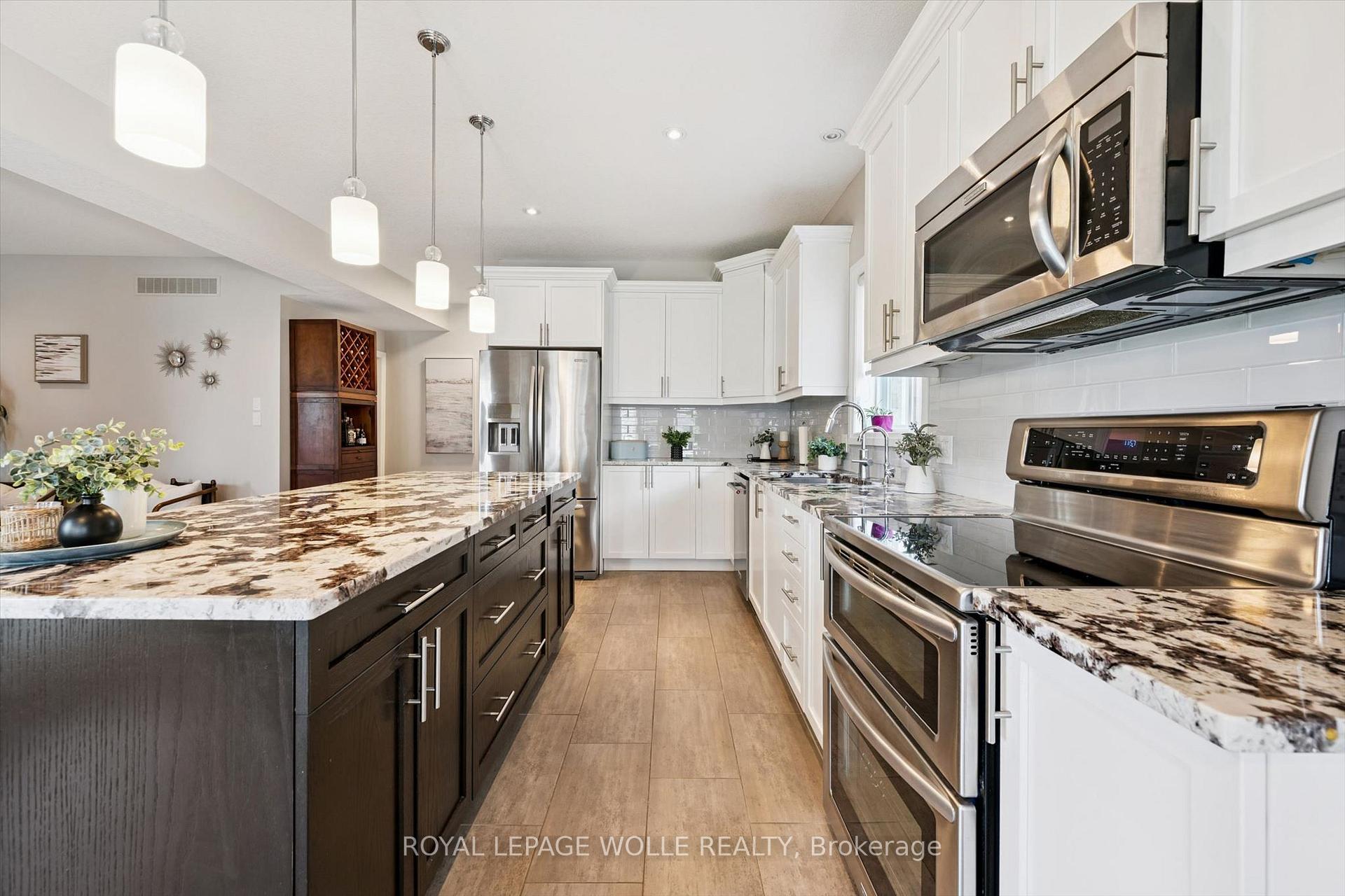 Photo 18 of 941 Eden Oak Court, Kitchener, Idlewood/Lackner Woods — HOMEH