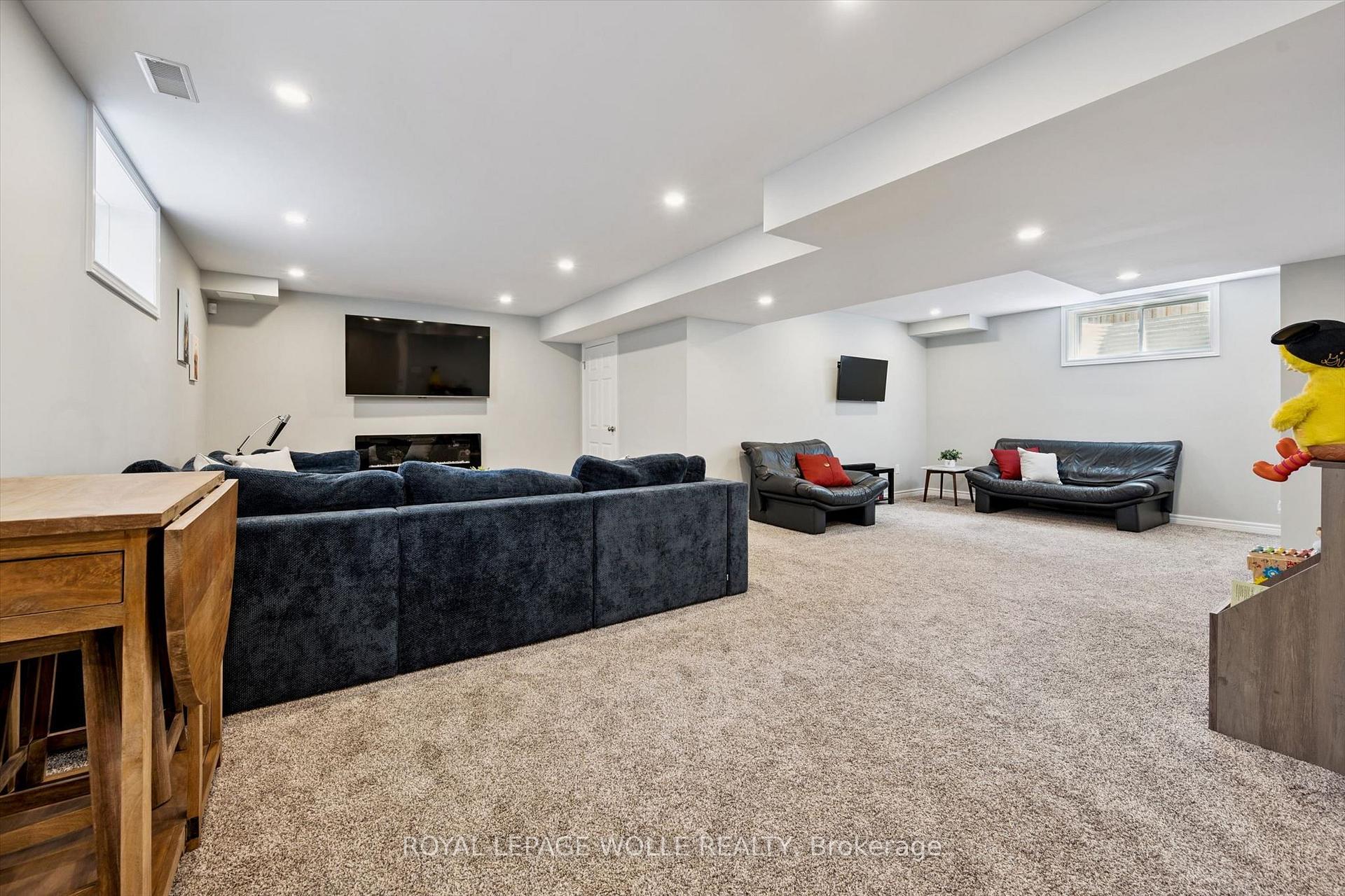 Photo 34 of 941 Eden Oak Court, Kitchener, Idlewood/Lackner Woods — HOMEH