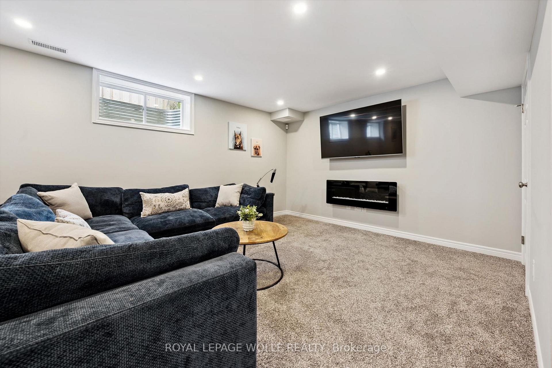 Photo 35 of 941 Eden Oak Court, Kitchener, Idlewood/Lackner Woods — HOMEH
