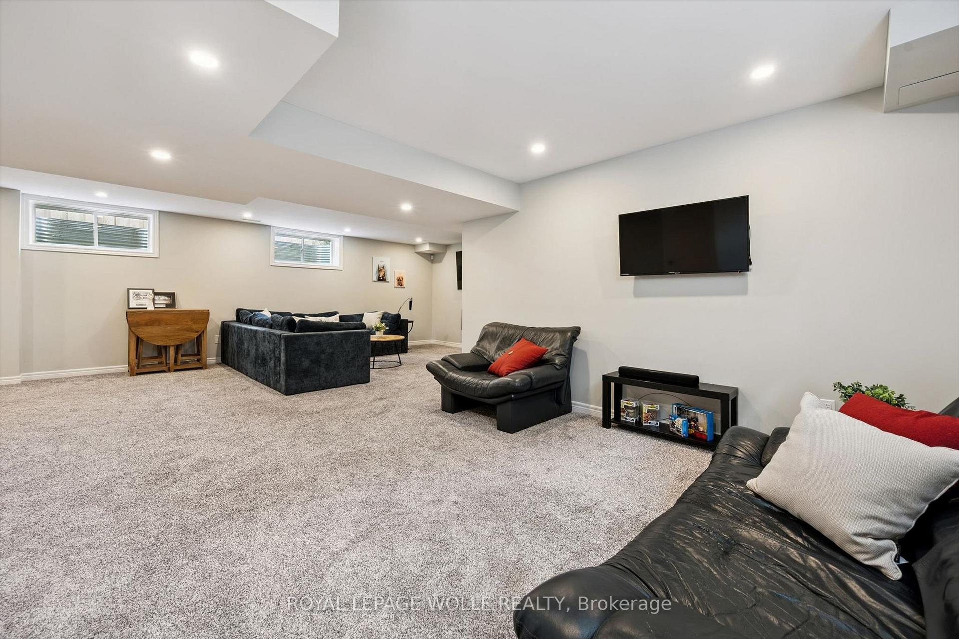 Photo 38 of 941 Eden Oak Court, Kitchener, Idlewood/Lackner Woods — HOMEH