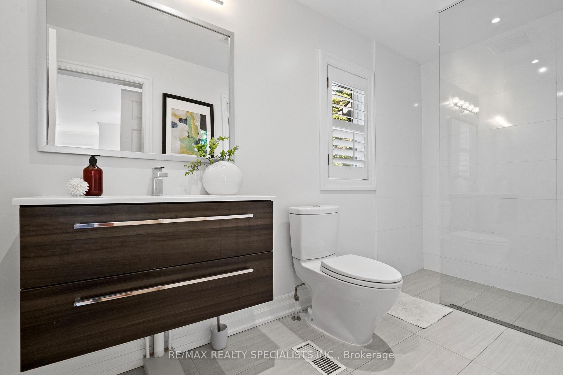 Photo 37 of 78 Meadowbank Road, Etobicoke, Islington-City Centre West — HOMEH