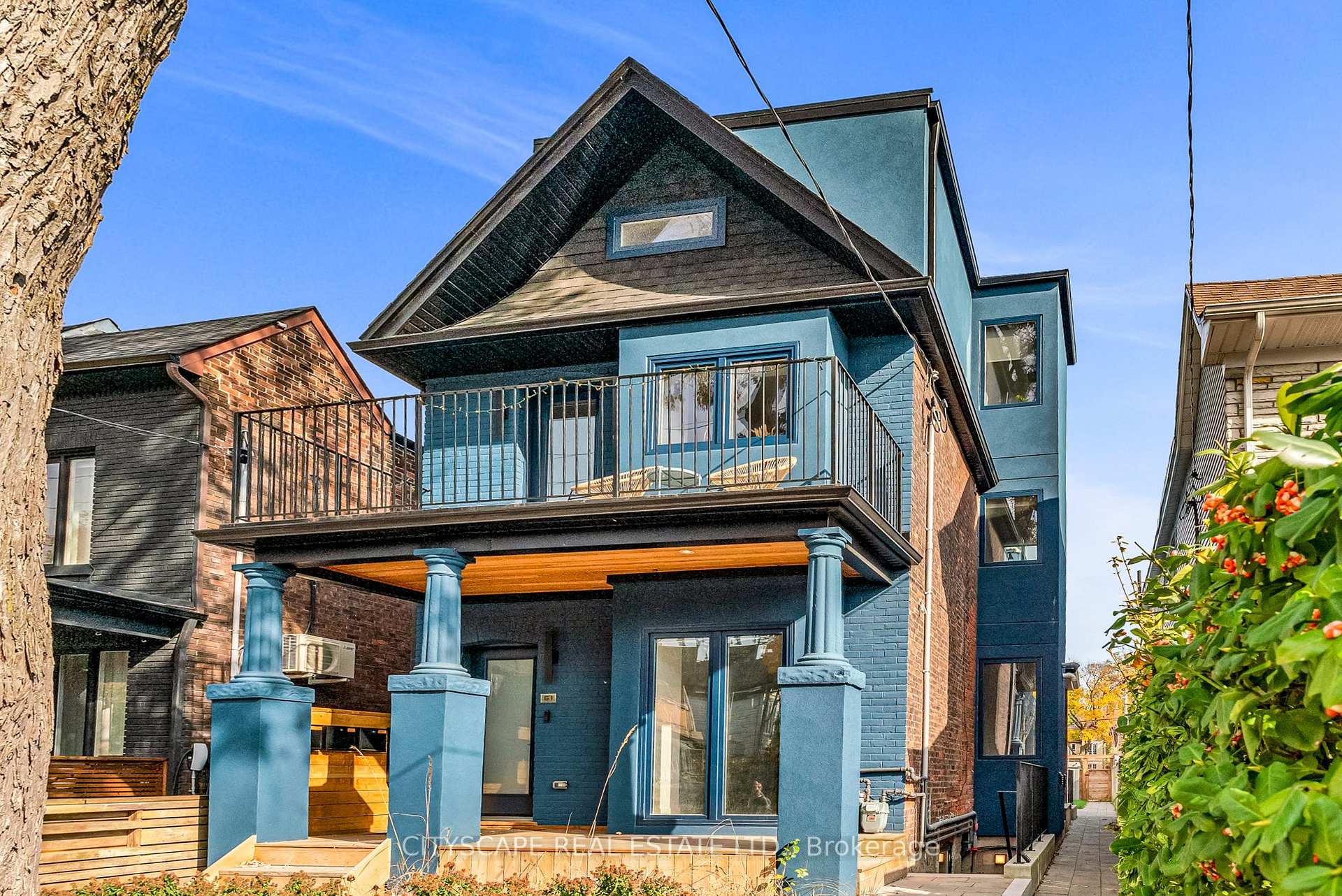 Photo 3 of Unit Upper, 61 Edwin Avenue, Toronto, Dovercourt-Wallace Emerson-Junction — HOMEH