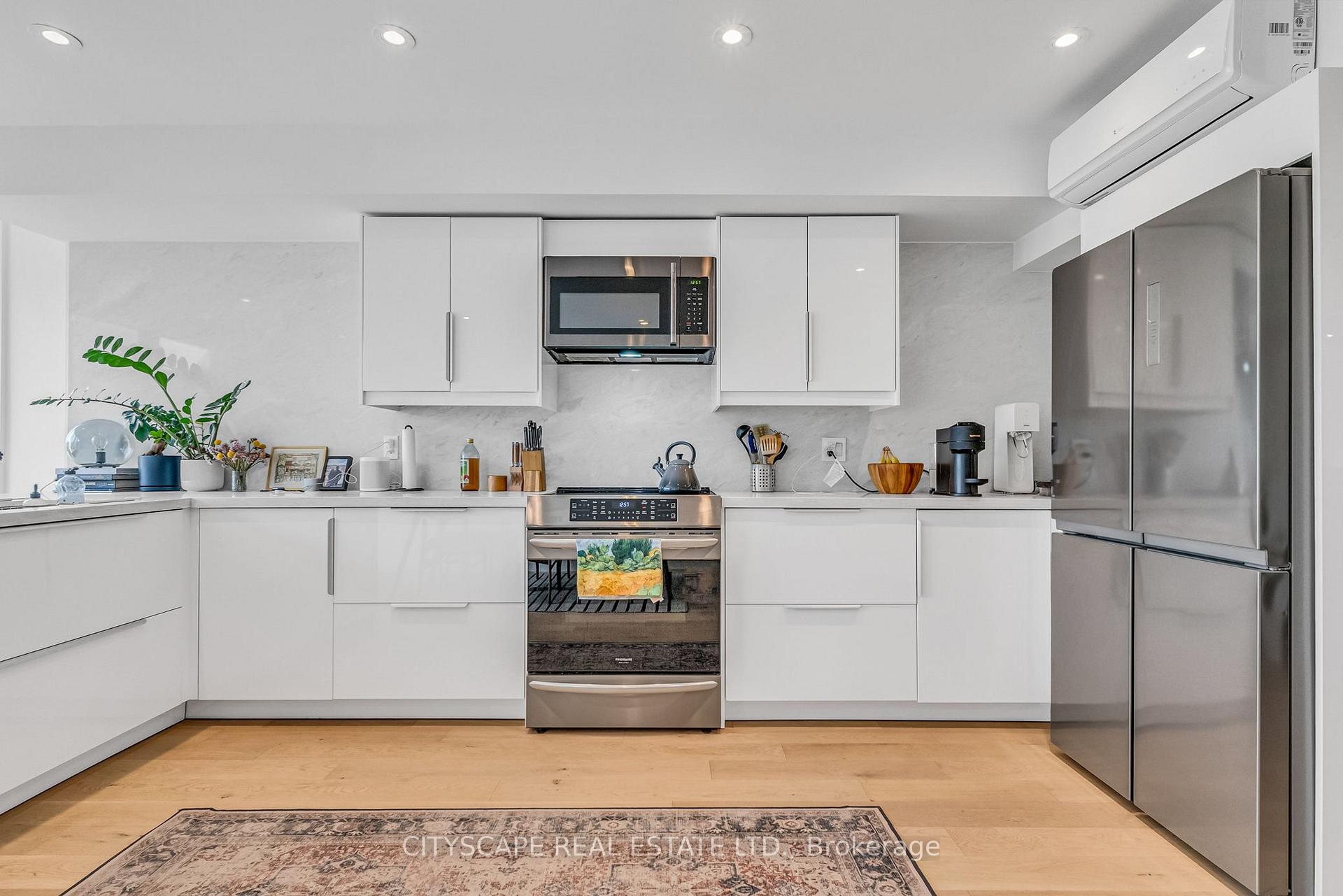 Photo 8 of Unit Upper, 61 Edwin Avenue, Toronto, Dovercourt-Wallace Emerson-Junction — HOMEH