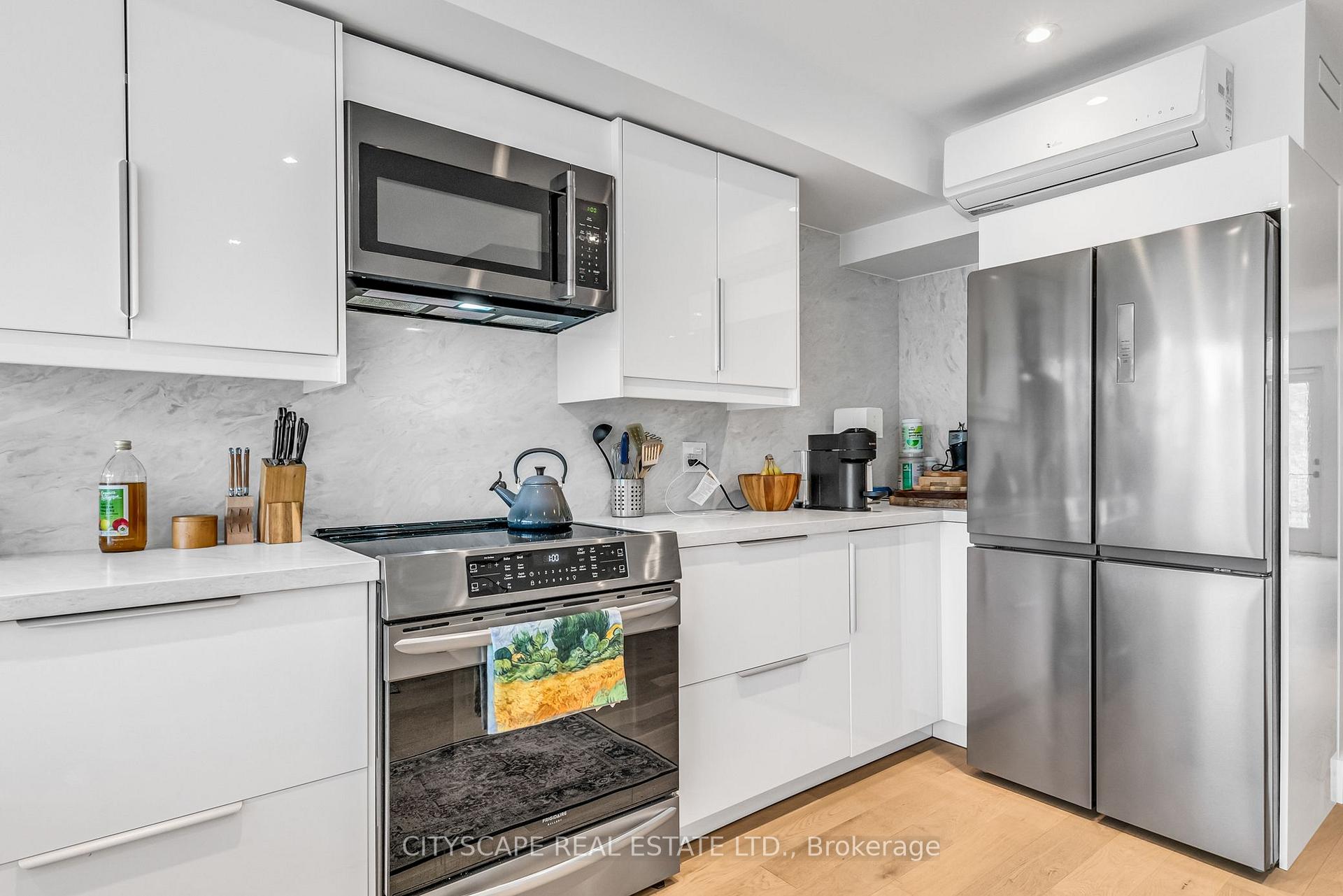 Photo 10 of Unit Upper, 61 Edwin Avenue, Toronto, Dovercourt-Wallace Emerson-Junction — HOMEH