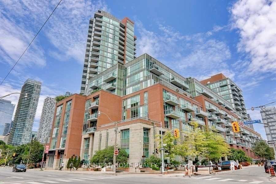 Photo of Unit S 828, 112 George Street S