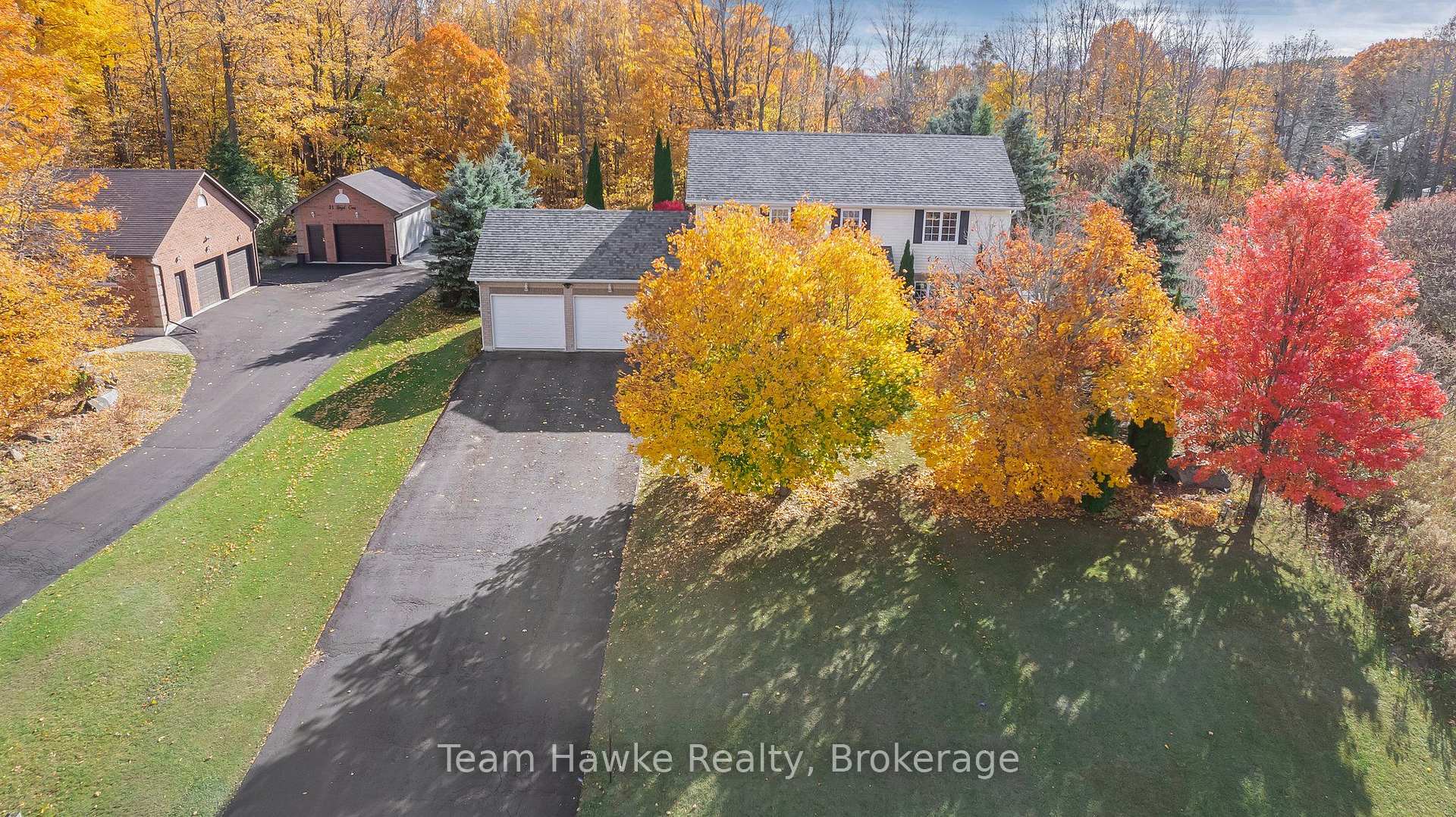 Photo 3 of 29 Boyd Crescent, Oro-Medonte, Moonstone — HOMEH