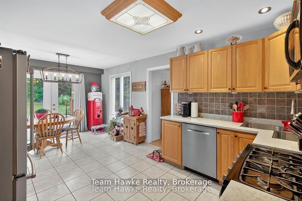 Photo 11 of 29 Boyd Crescent, Oro-Medonte, Moonstone — HOMEH