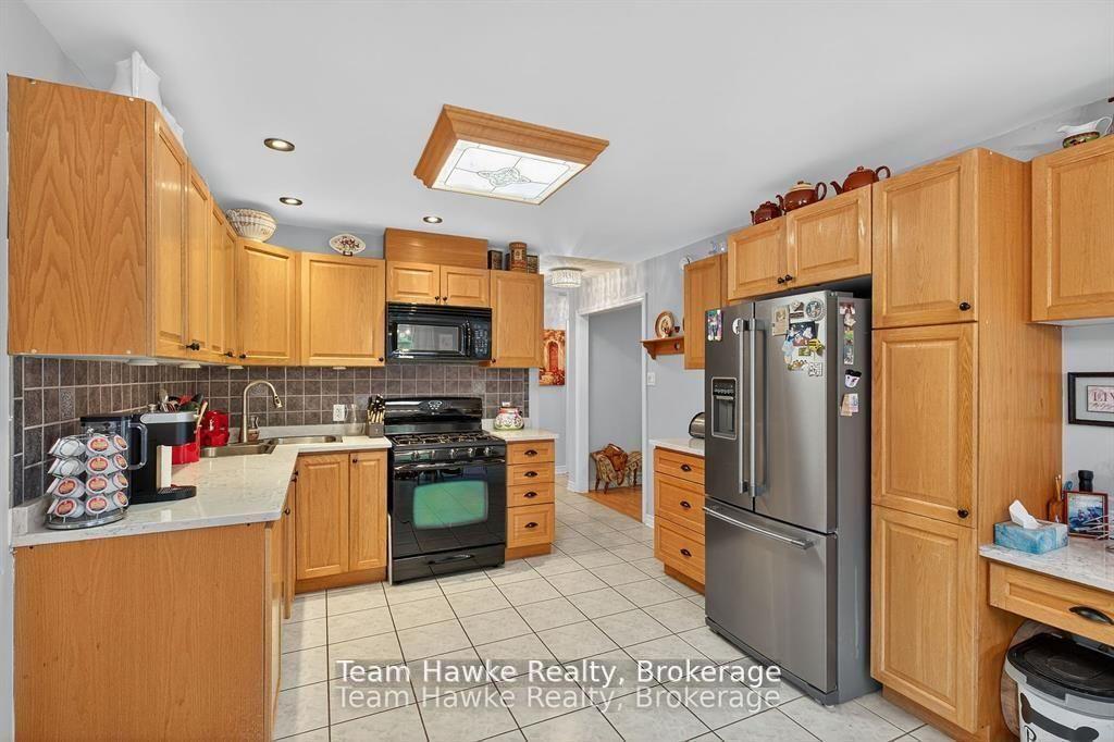 Photo 12 of 29 Boyd Crescent, Oro-Medonte, Moonstone — HOMEH