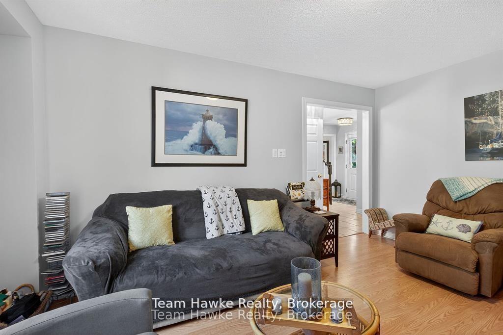Photo 18 of 29 Boyd Crescent, Oro-Medonte, Moonstone — HOMEH