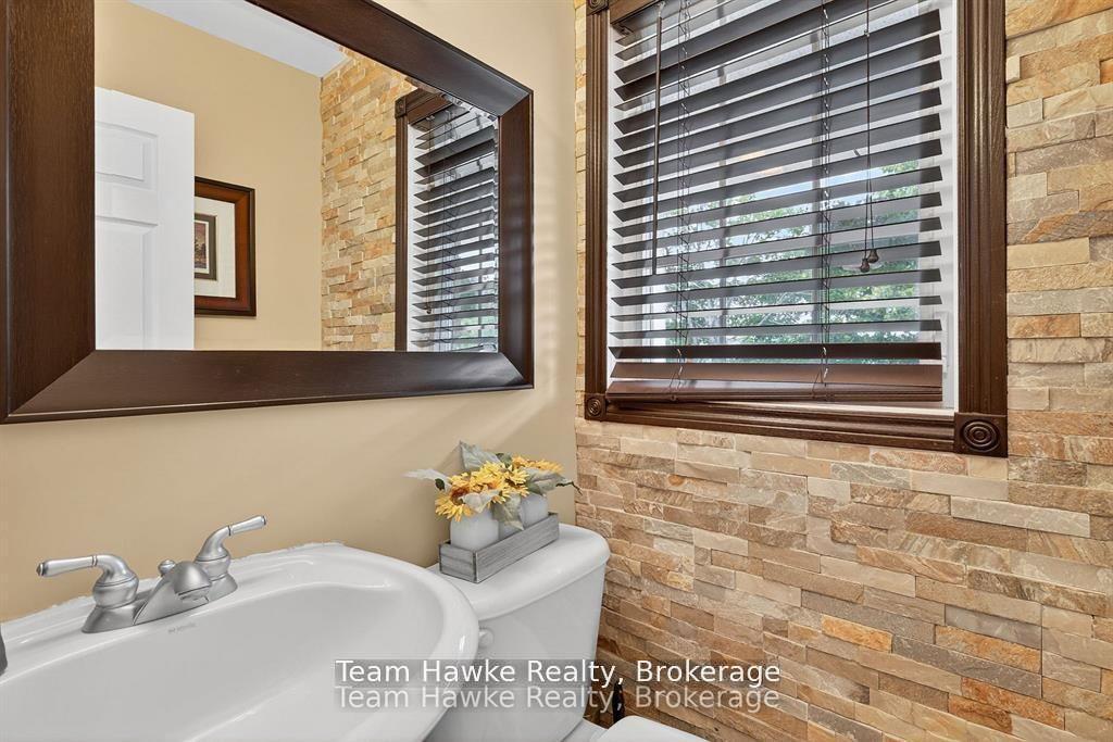 Photo 20 of 29 Boyd Crescent, Oro-Medonte, Moonstone — HOMEH