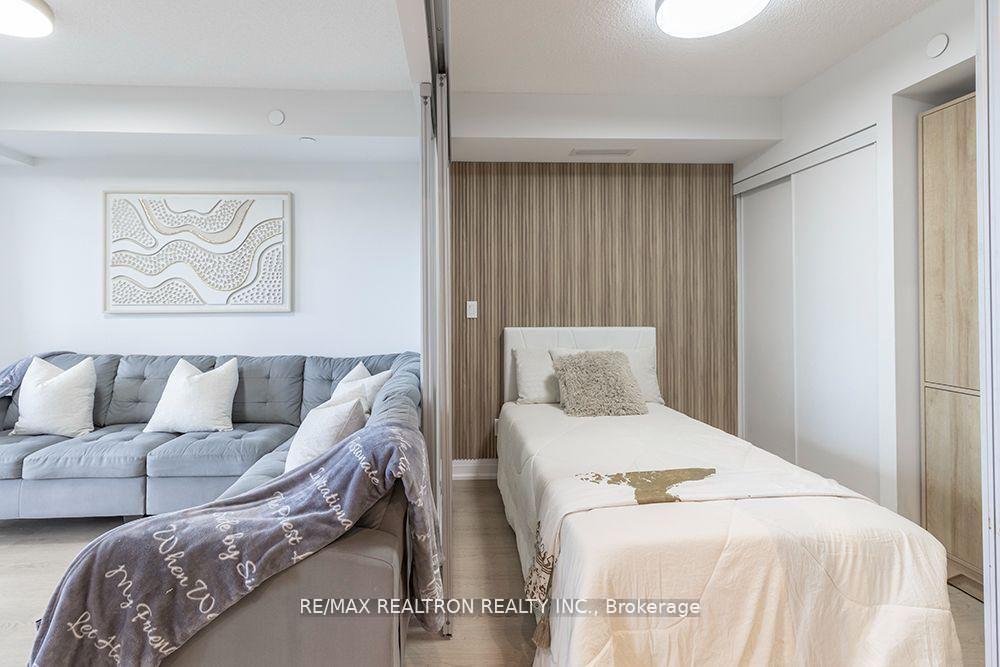 Photo 4 of Unit 322, 20 Meadowglen Place, Scarborough, Woburn — HOMEH