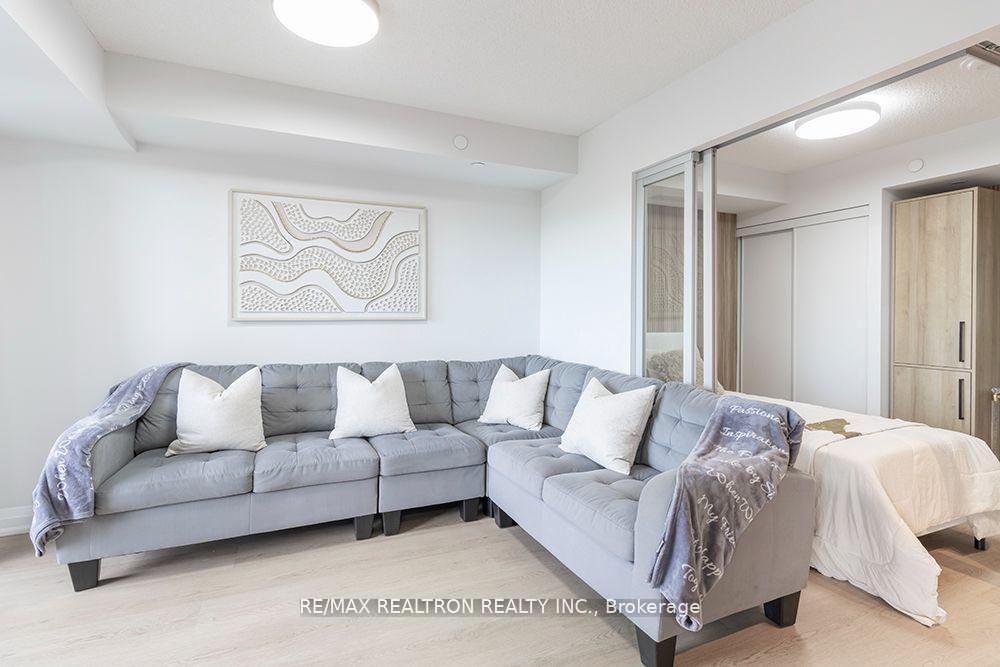 Photo 8 of Unit 322, 20 Meadowglen Place, Scarborough, Woburn — HOMEH