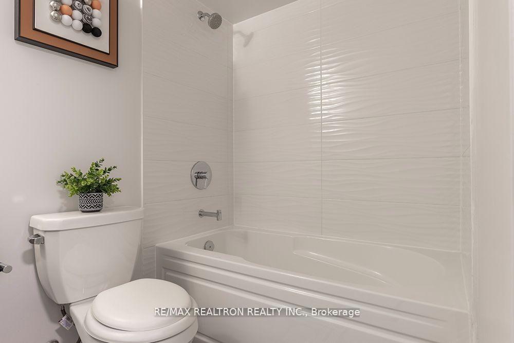 Photo 9 of Unit 322, 20 Meadowglen Place, Scarborough, Woburn — HOMEH