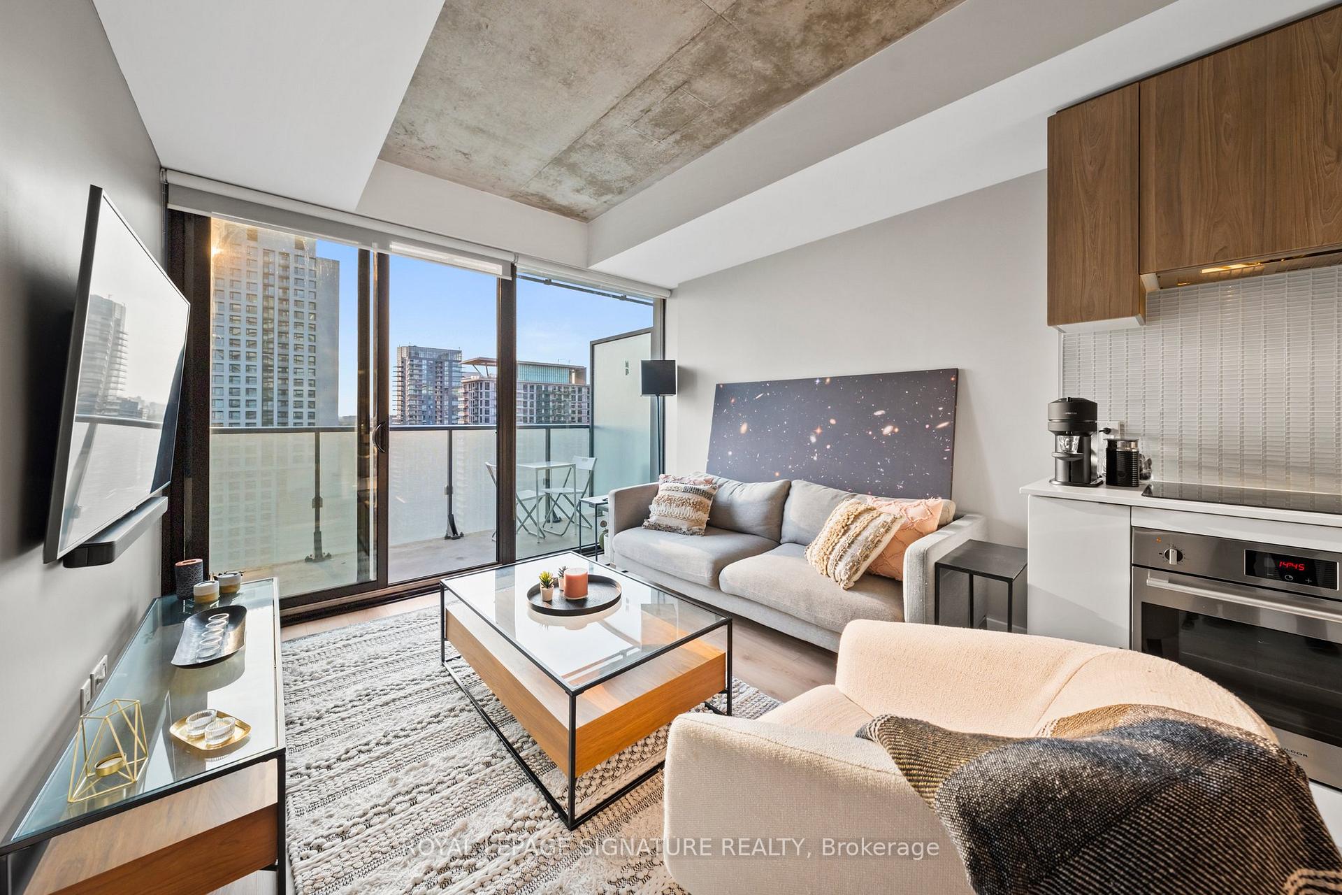 Photo of Unit 2711, 161 Roehampton Avenue