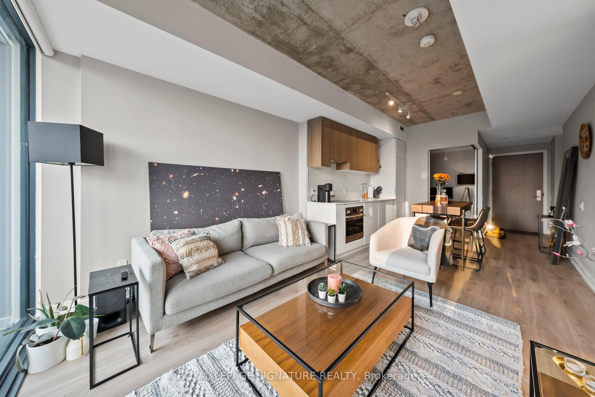 Photo 2 of Unit 2711, 161 Roehampton Avenue, Toronto, Mount Pleasant West — HOMEH