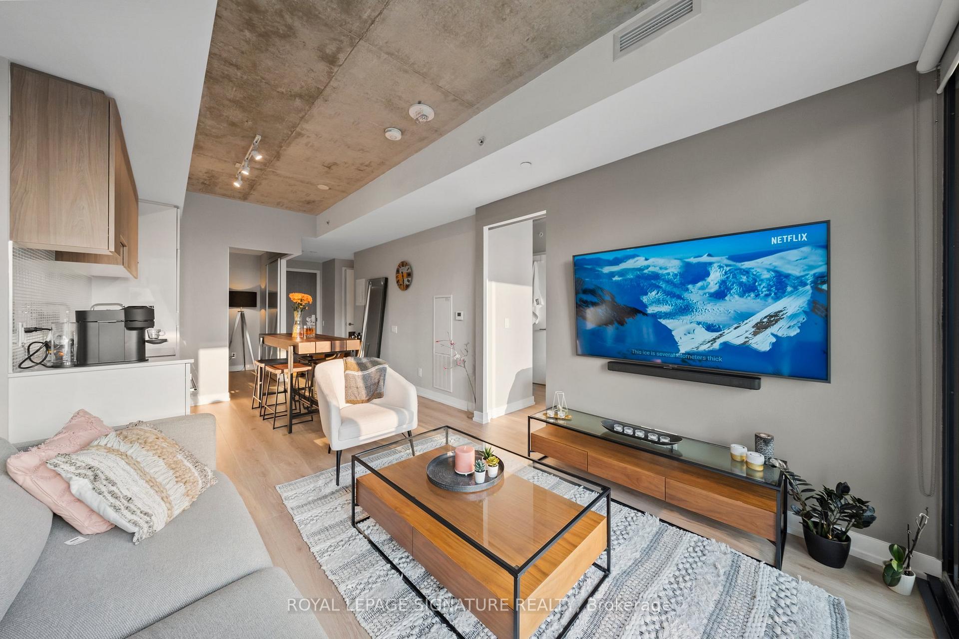 Photo 6 of Unit 2711, 161 Roehampton Avenue, Toronto, Mount Pleasant West — HOMEH