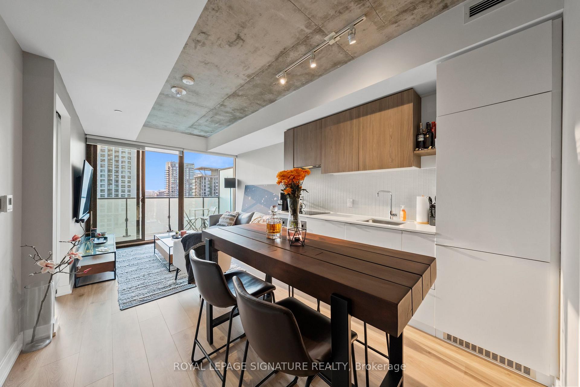 Photo 7 of Unit 2711, 161 Roehampton Avenue, Toronto, Mount Pleasant West — HOMEH
