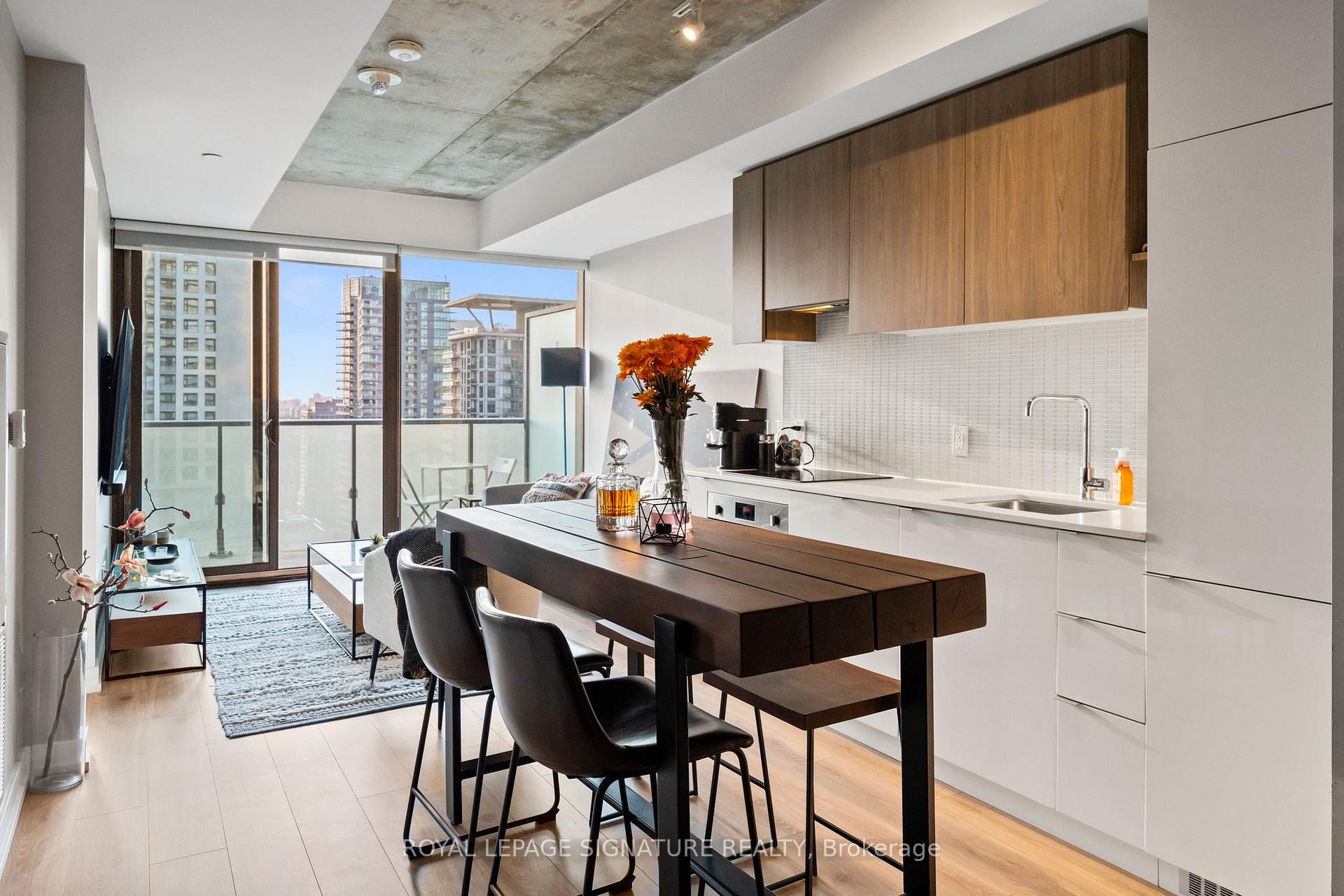 Photo 8 of Unit 2711, 161 Roehampton Avenue, Toronto, Mount Pleasant West — HOMEH