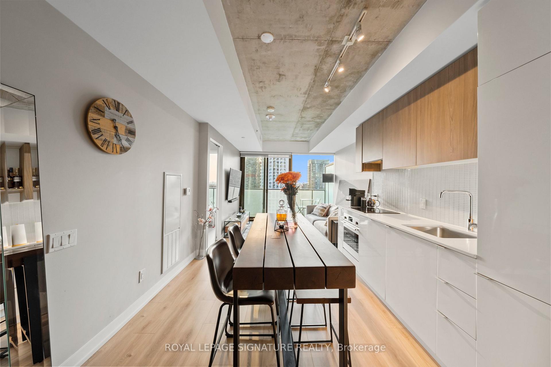Photo 9 of Unit 2711, 161 Roehampton Avenue, Toronto, Mount Pleasant West — HOMEH