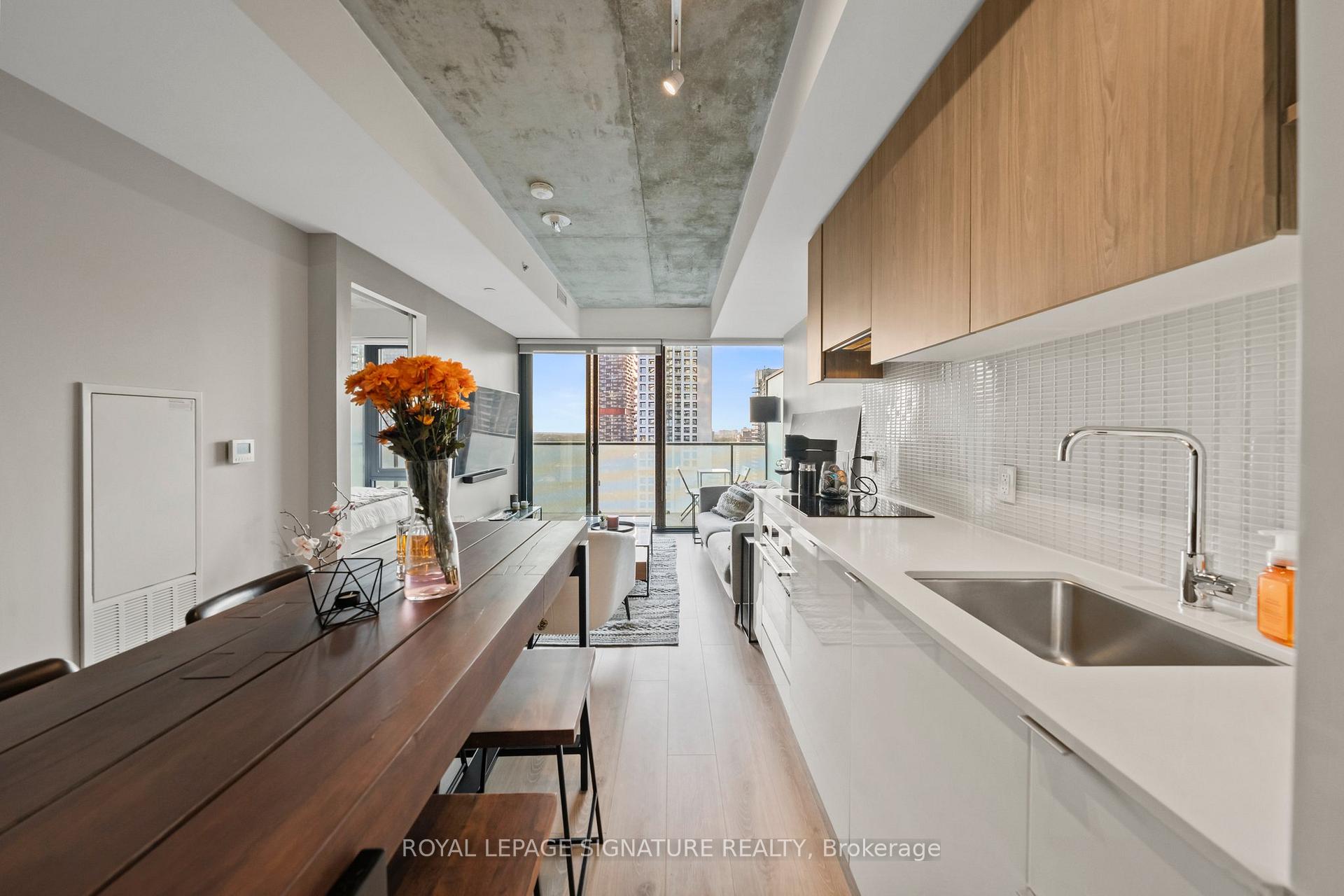 Photo 11 of Unit 2711, 161 Roehampton Avenue, Toronto, Mount Pleasant West — HOMEH
