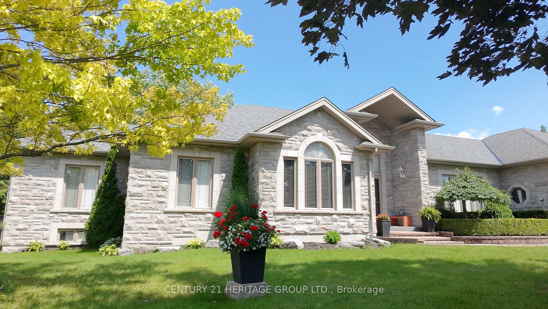 Photo 4 of 49 Shore Crescent, Georgina, Historic Lakeshore Communities — HOMEH