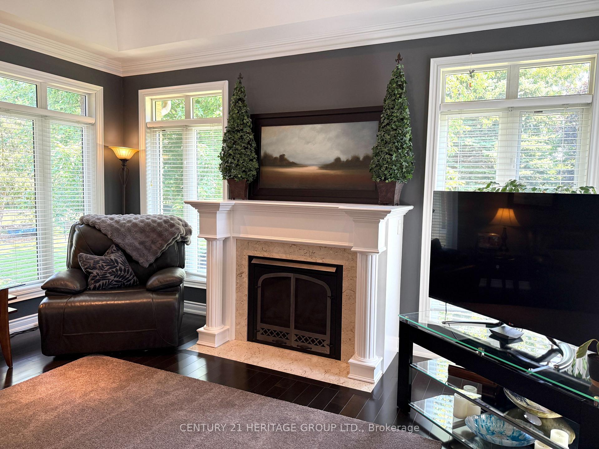 Photo 10 of 49 Shore Crescent, Georgina, Historic Lakeshore Communities — HOMEH
