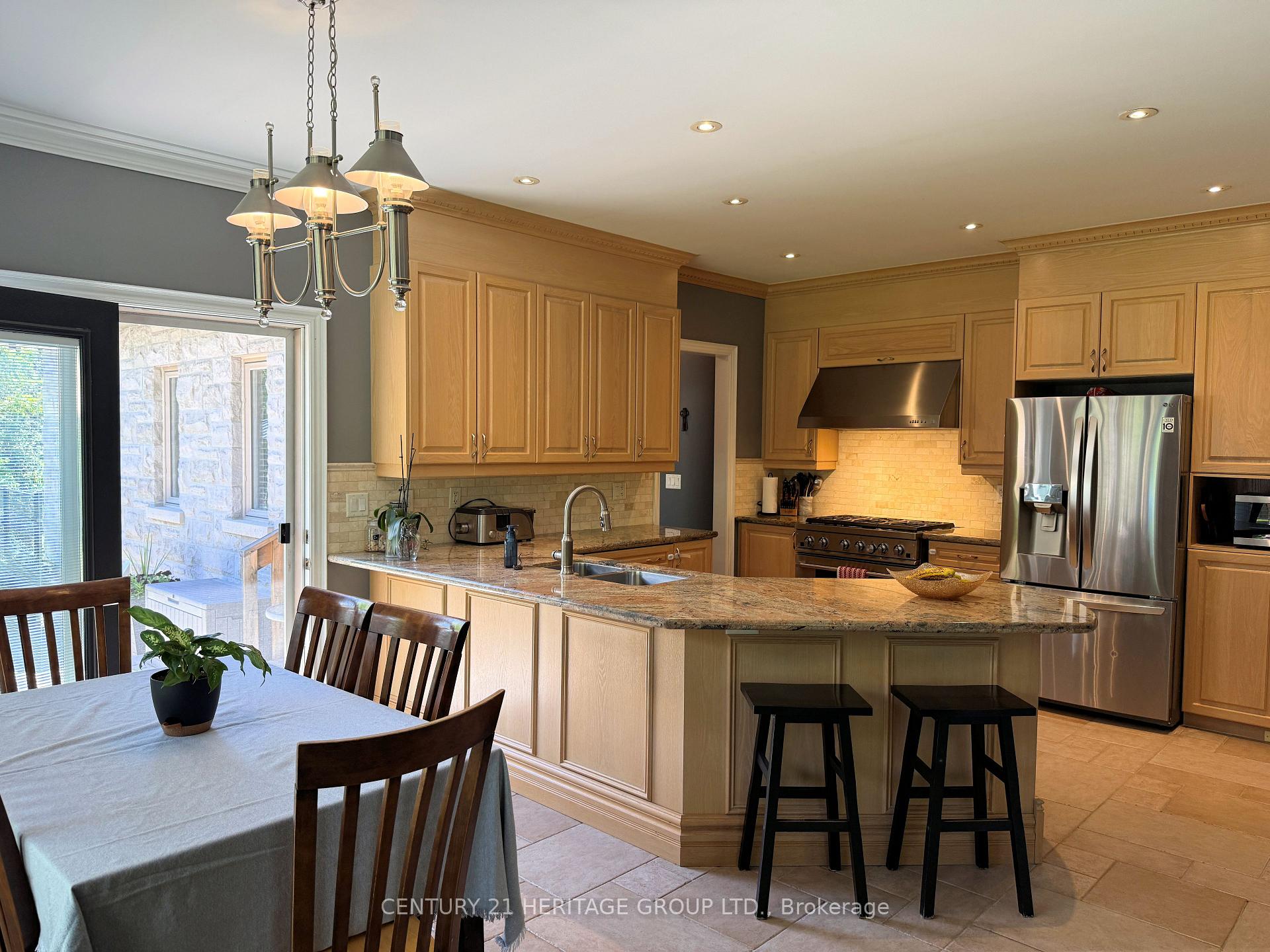 Photo 12 of 49 Shore Crescent, Georgina, Historic Lakeshore Communities — HOMEH