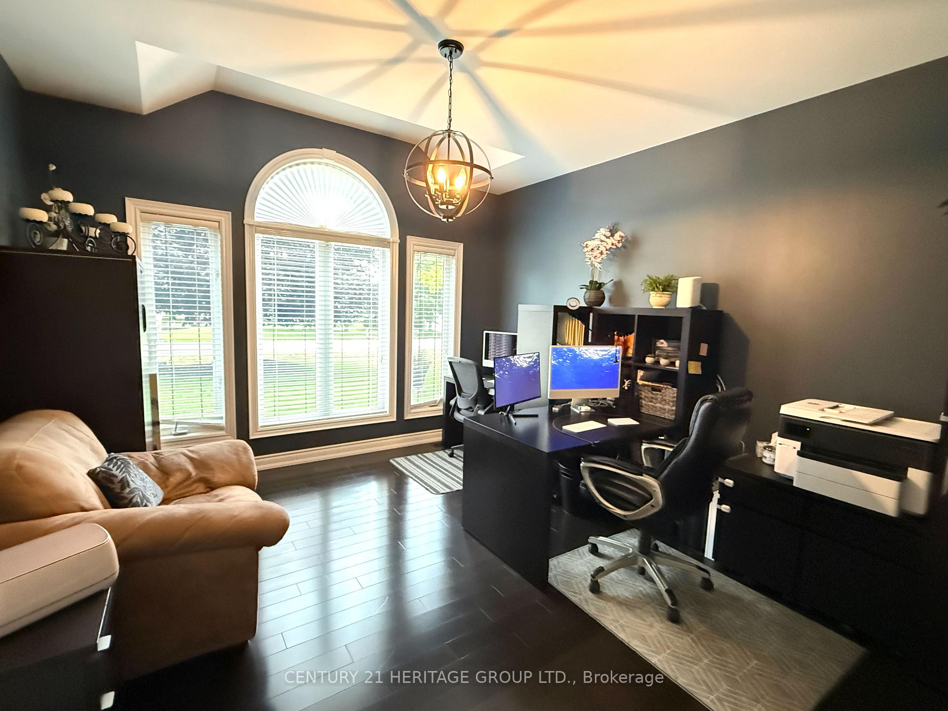 Photo 17 of 49 Shore Crescent, Georgina, Historic Lakeshore Communities — HOMEH