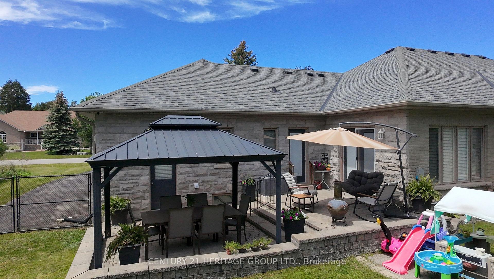 Photo 34 of 49 Shore Crescent, Georgina, Historic Lakeshore Communities — HOMEH