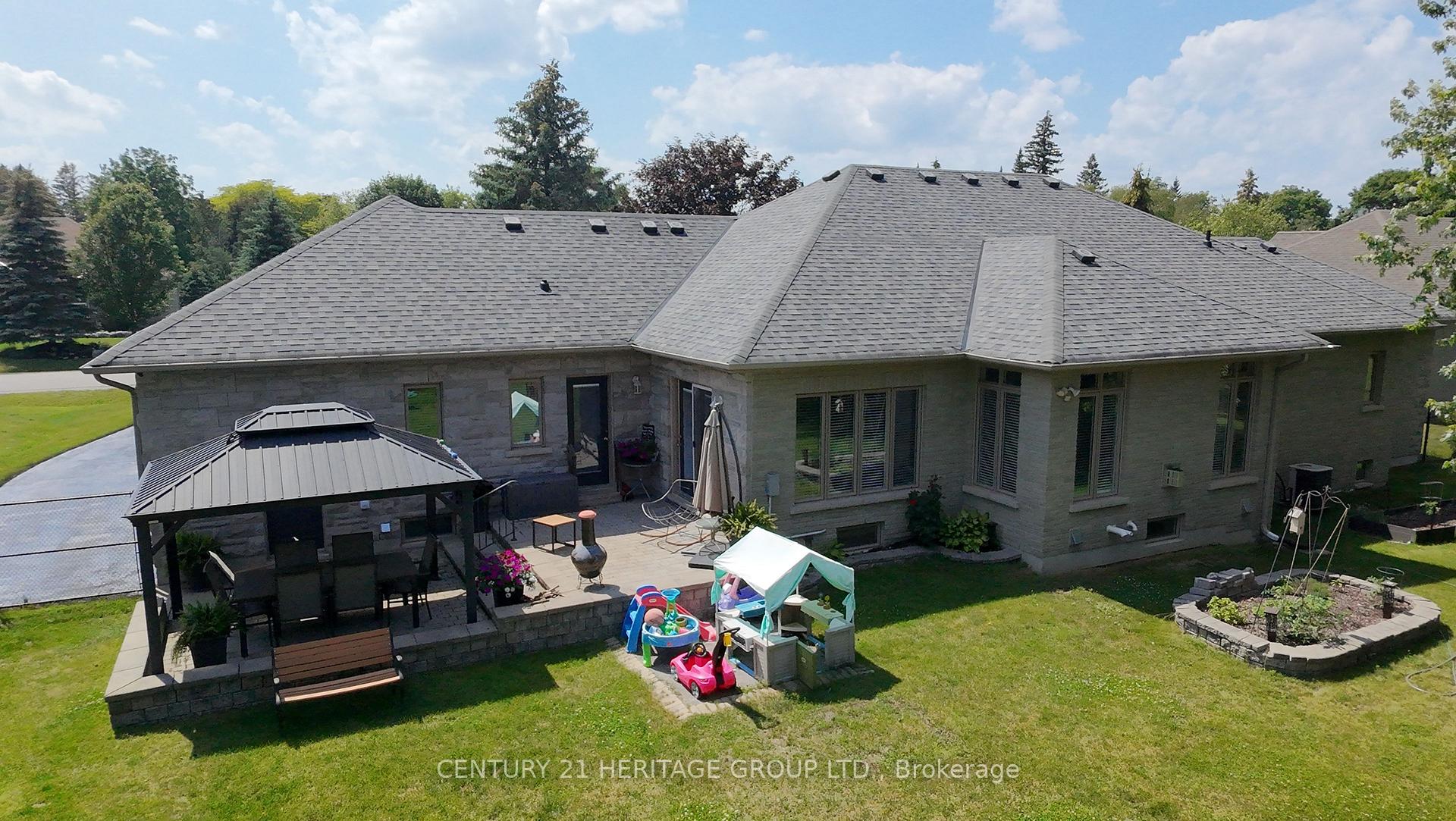Photo 35 of 49 Shore Crescent, Georgina, Historic Lakeshore Communities — HOMEH