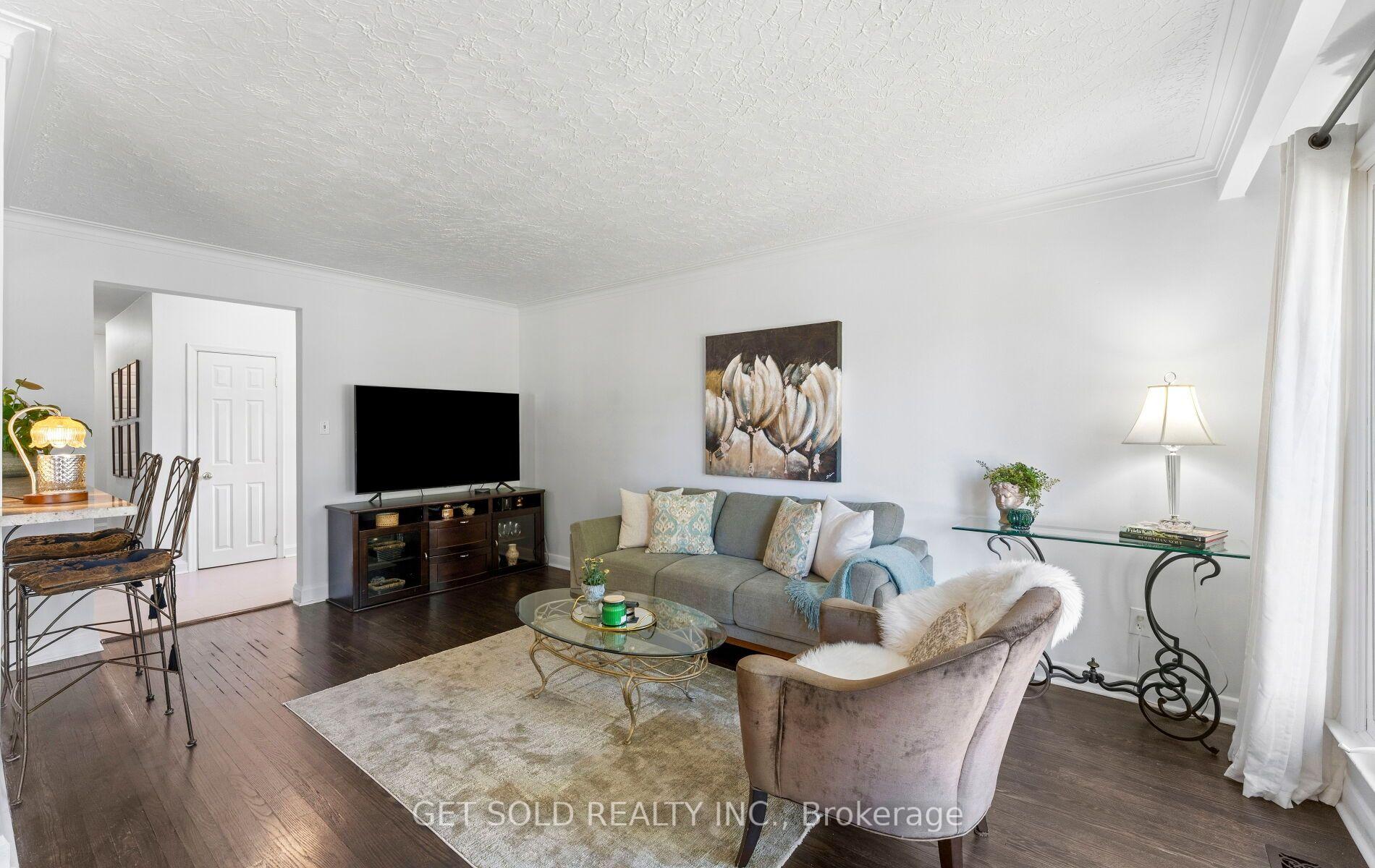 Photo 8 of 7 Watercliffe Road, Etobicoke, Rexdale-Kipling — HOMEH