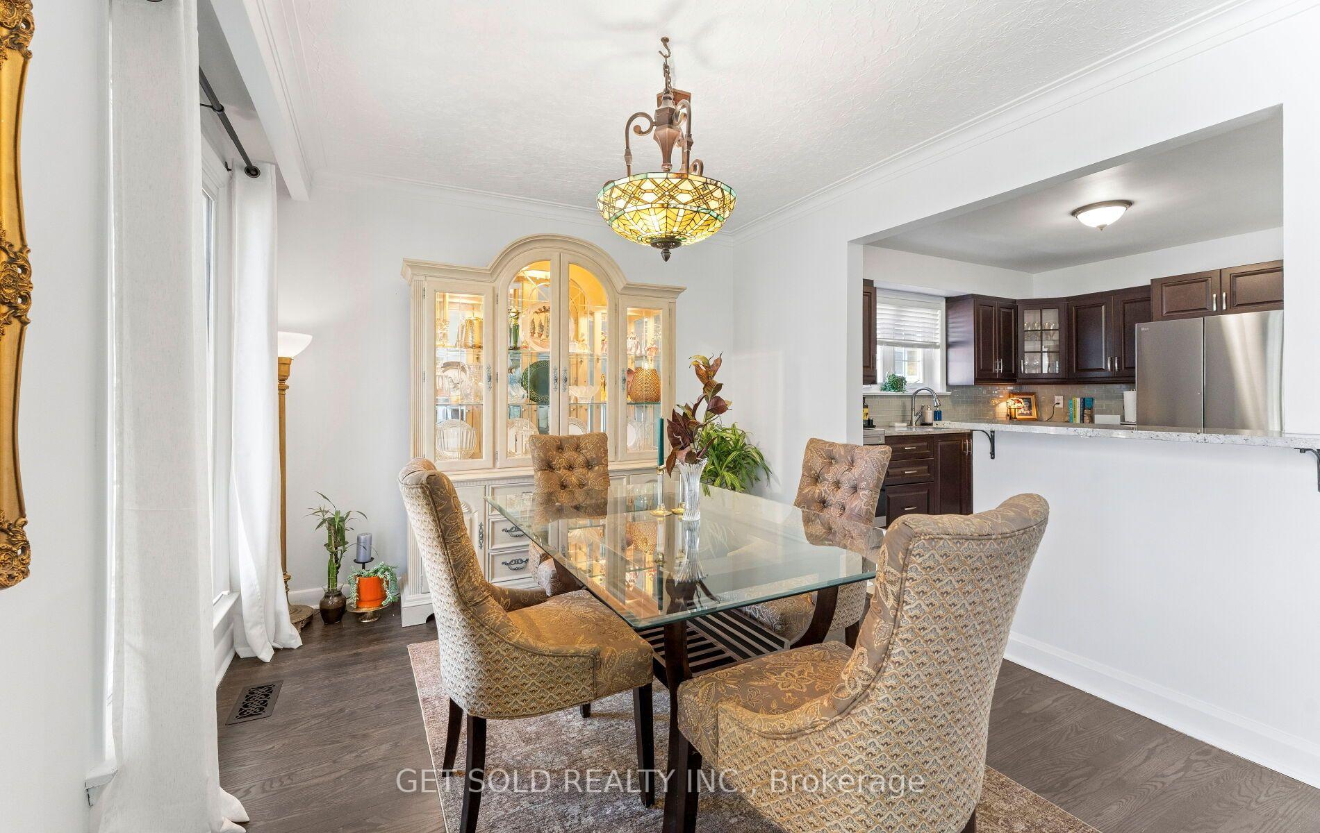 Photo 11 of 7 Watercliffe Road, Etobicoke, Rexdale-Kipling — HOMEH