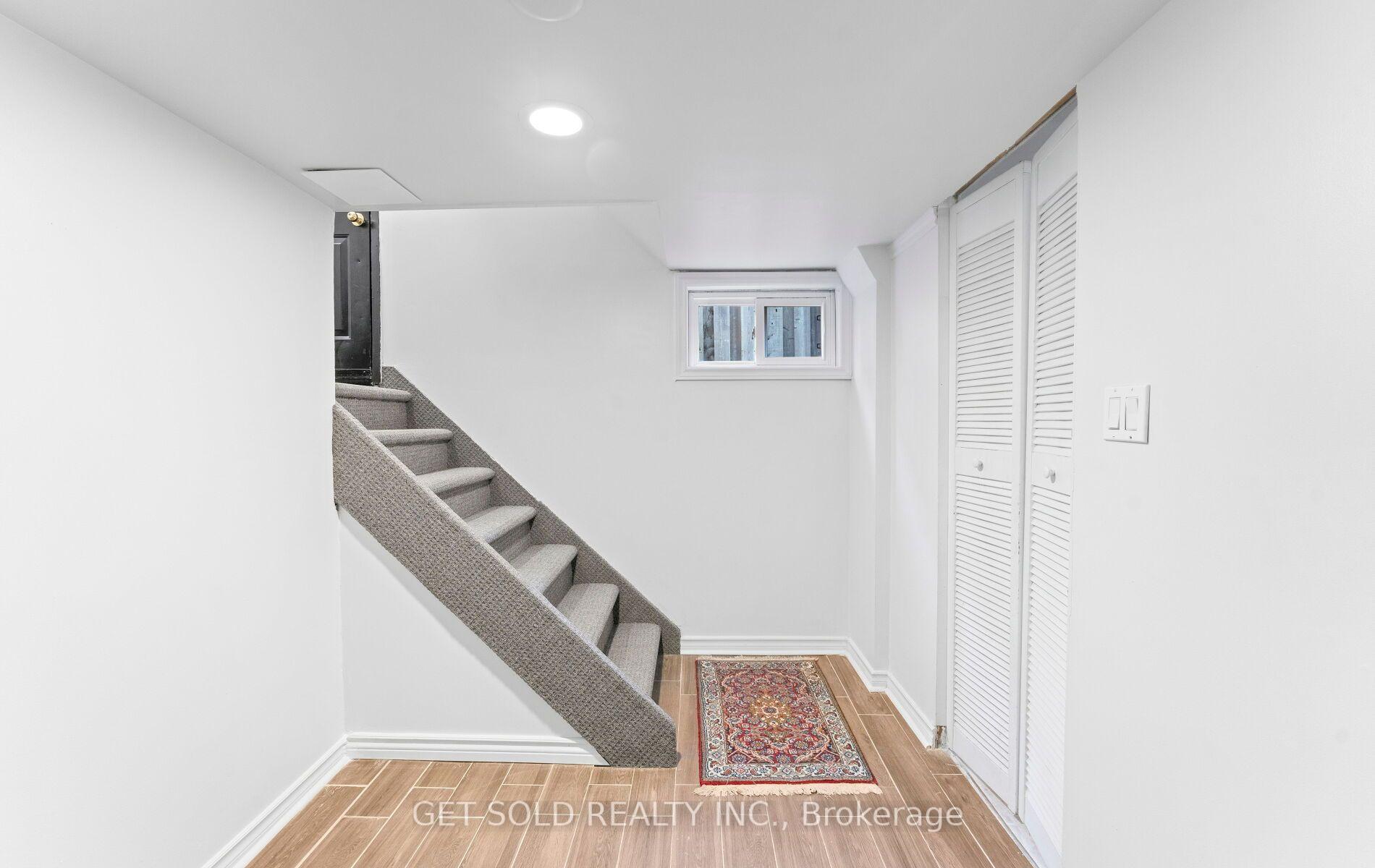 Photo 24 of 7 Watercliffe Road, Etobicoke, Rexdale-Kipling — HOMEH