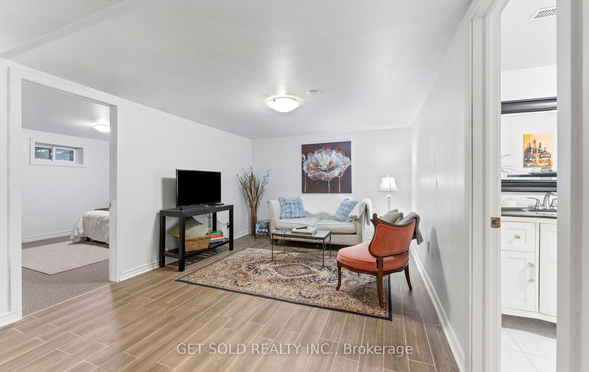 Photo 26 of 7 Watercliffe Road, Etobicoke, Rexdale-Kipling — HOMEH