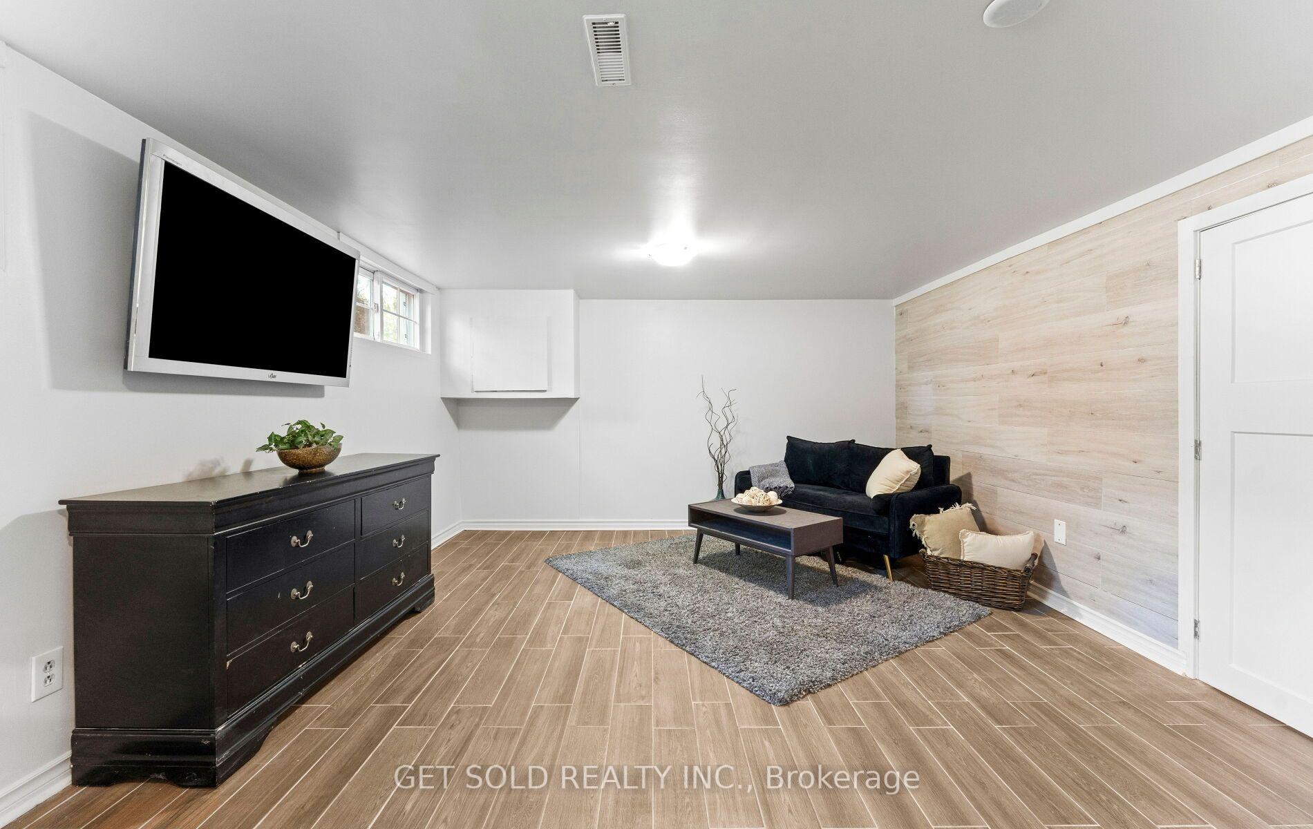 Photo 37 of 7 Watercliffe Road, Etobicoke, Rexdale-Kipling — HOMEH