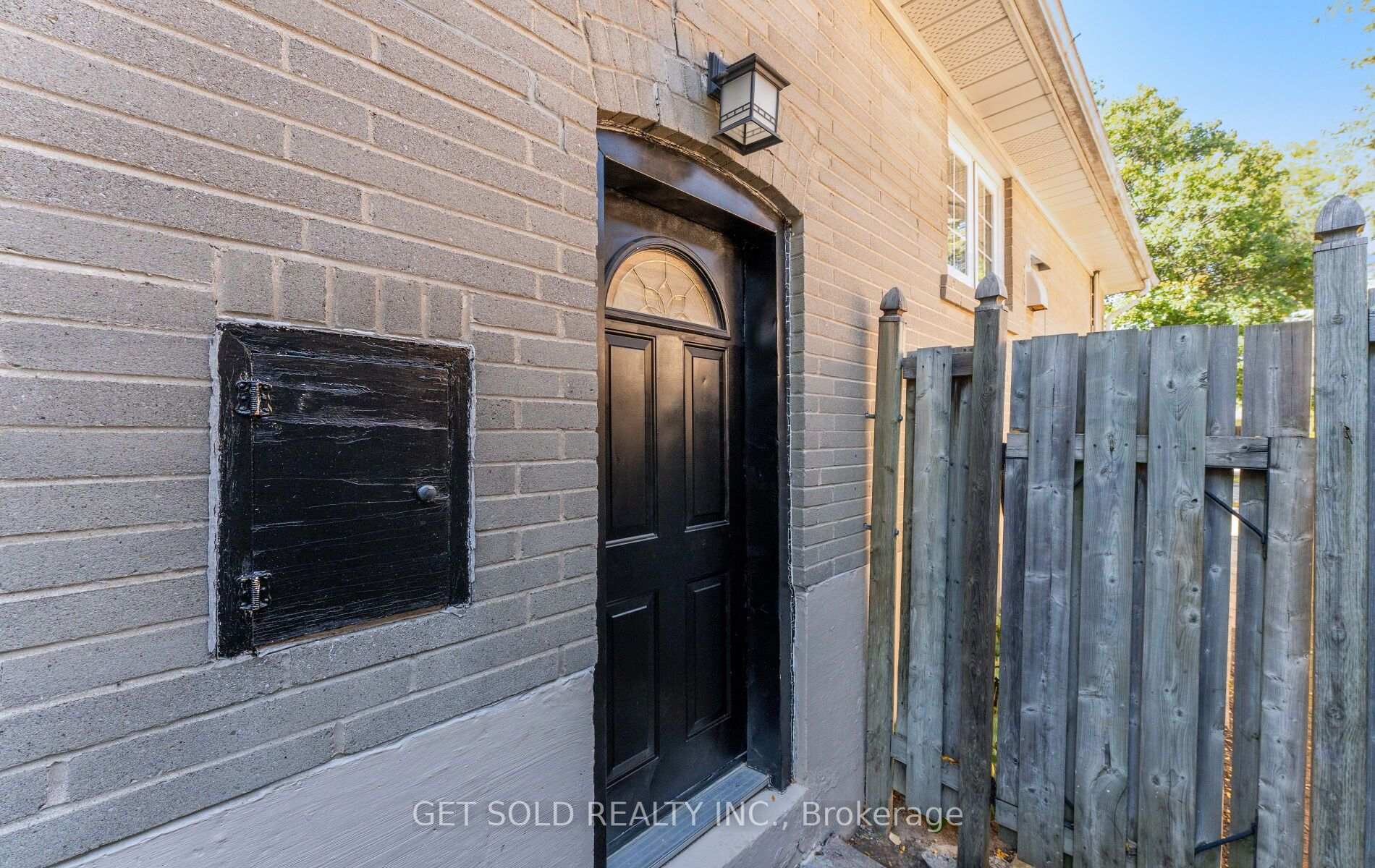 Photo 39 of 7 Watercliffe Road, Etobicoke, Rexdale-Kipling — HOMEH