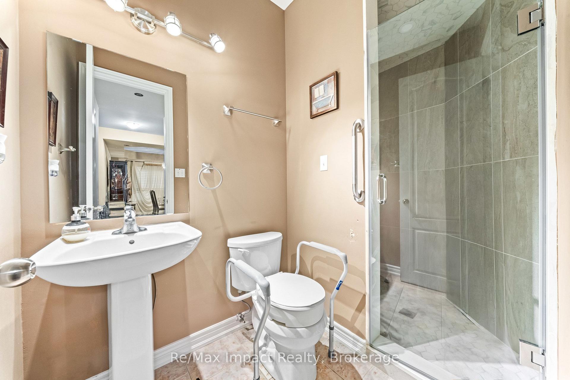 Photo 8 of 1688 Finkle Drive, Oshawa, Taunton — HOMEH